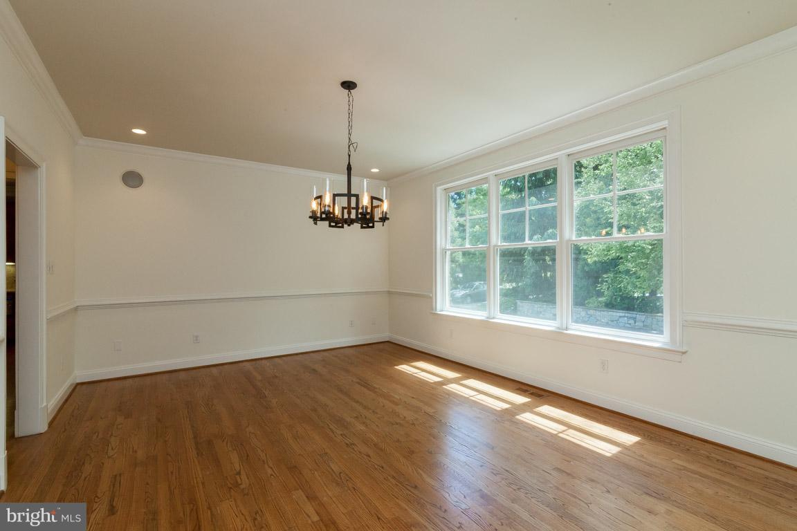 POTOMAC OUTSIDE - Residential