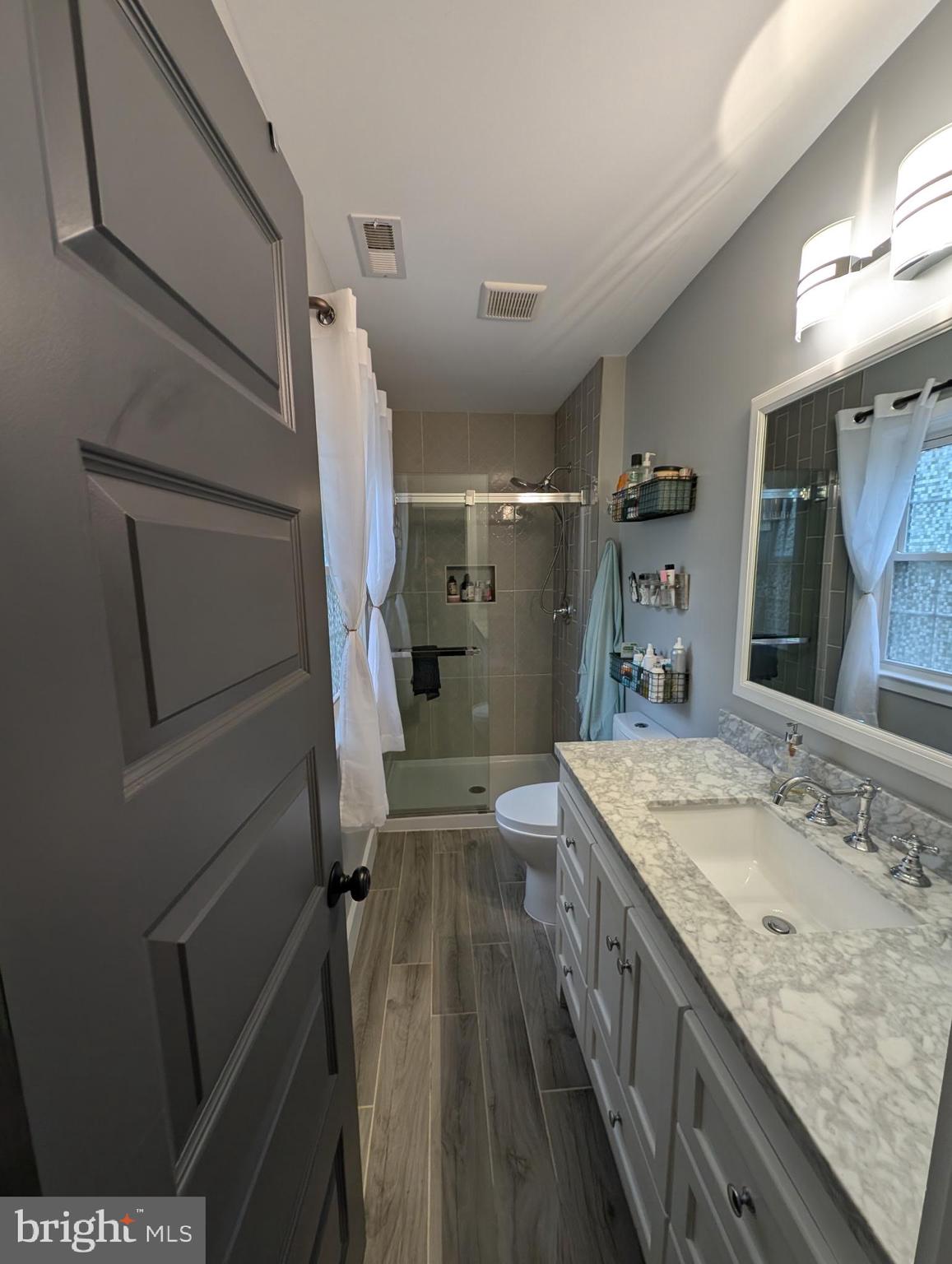 TEN HILLS - Residential