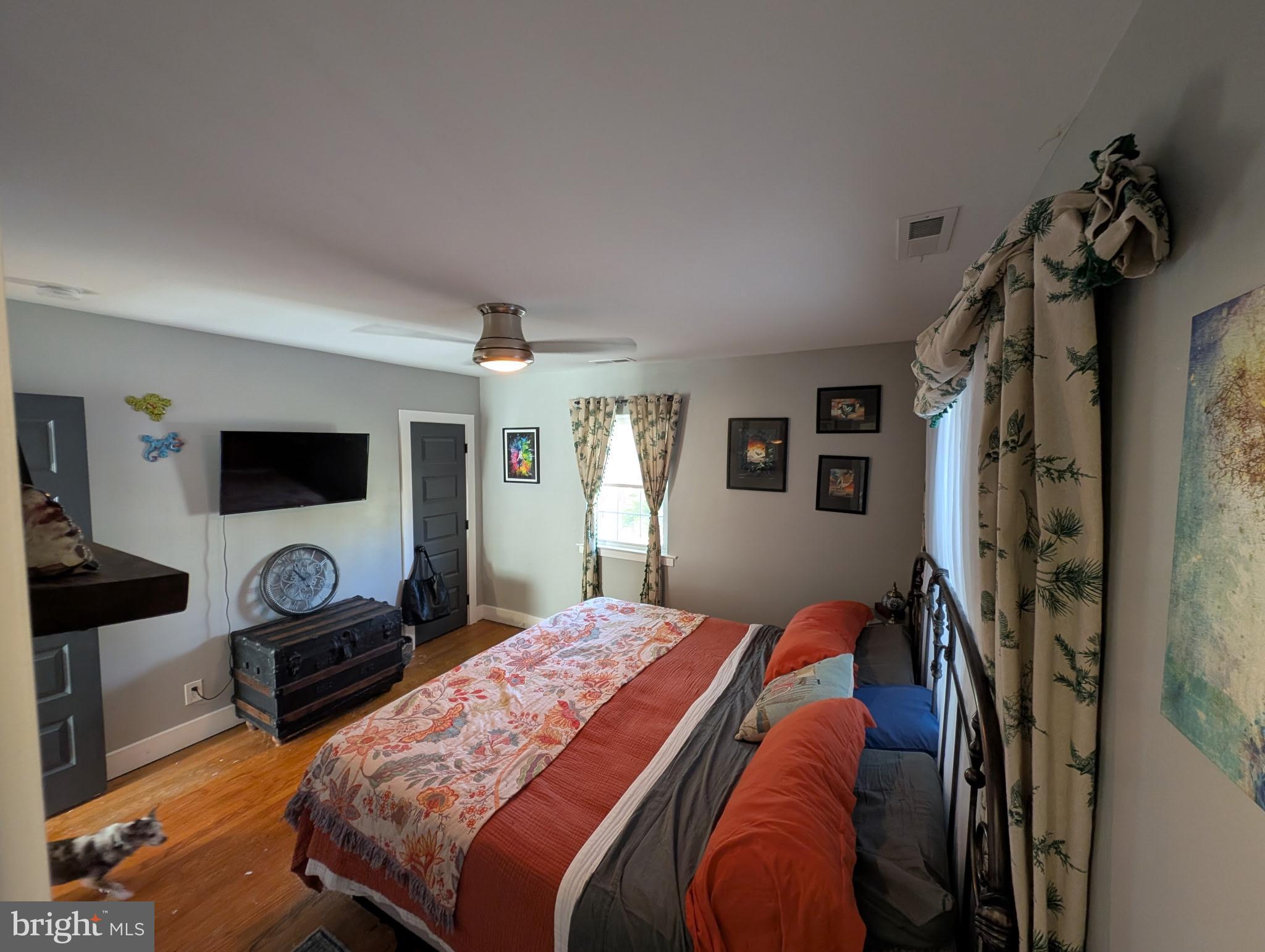 TEN HILLS - Residential