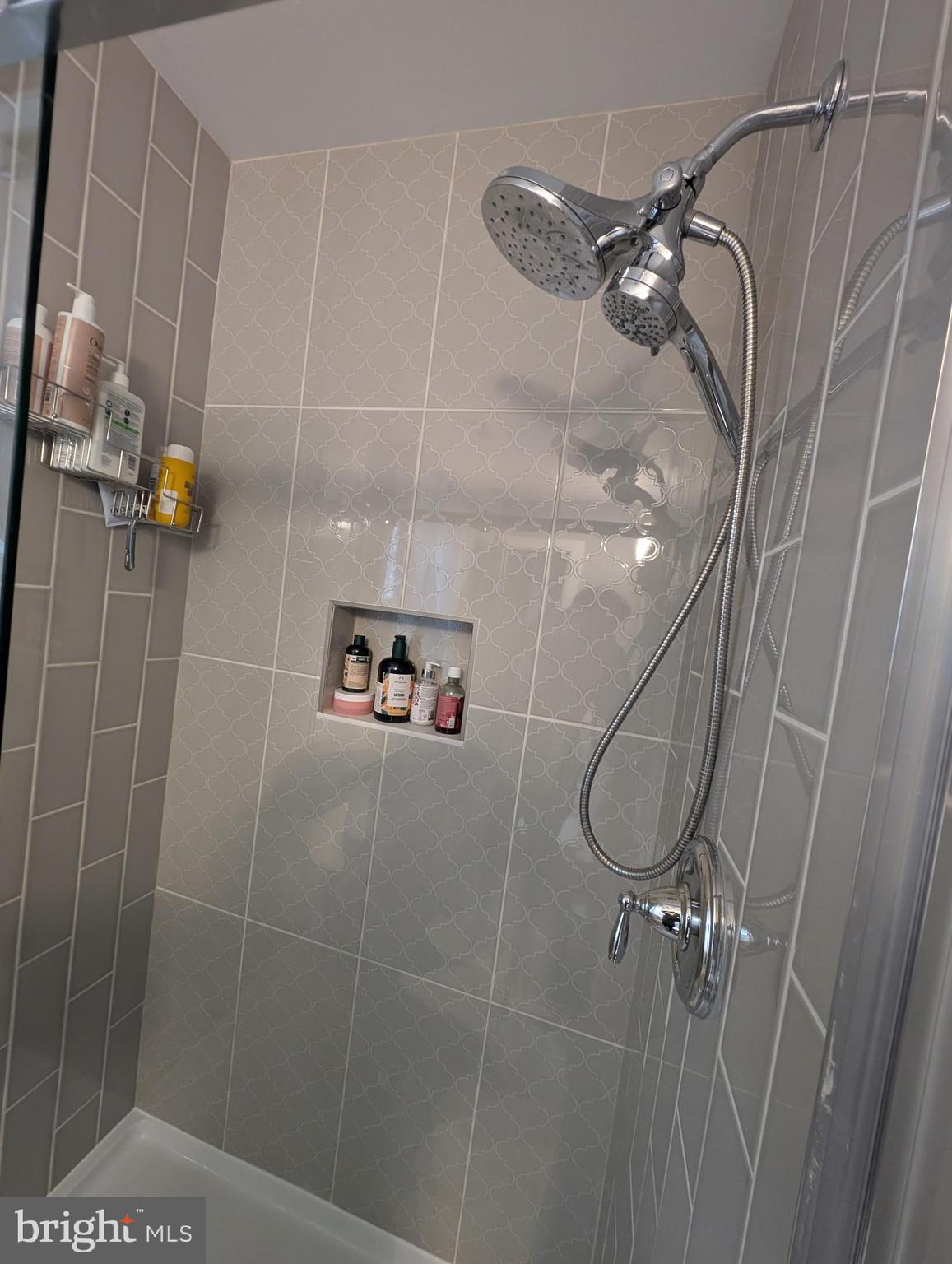 TEN HILLS - Residential