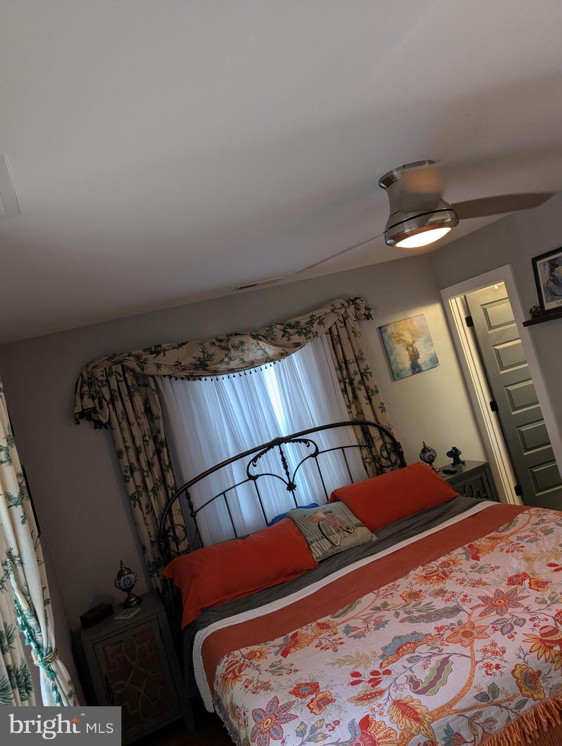 TEN HILLS - Residential