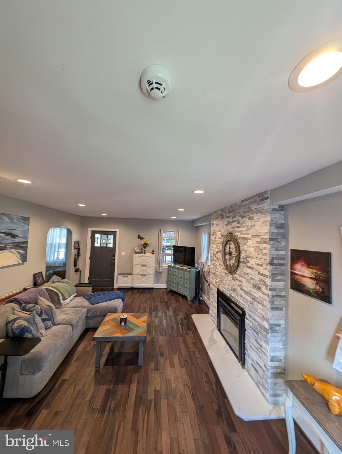 TEN HILLS - Residential