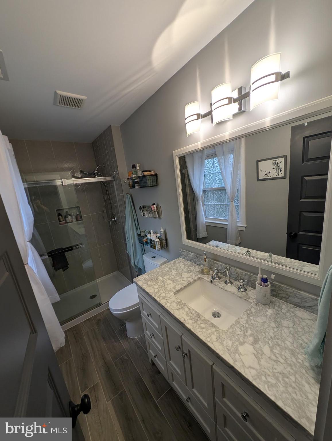 TEN HILLS - Residential