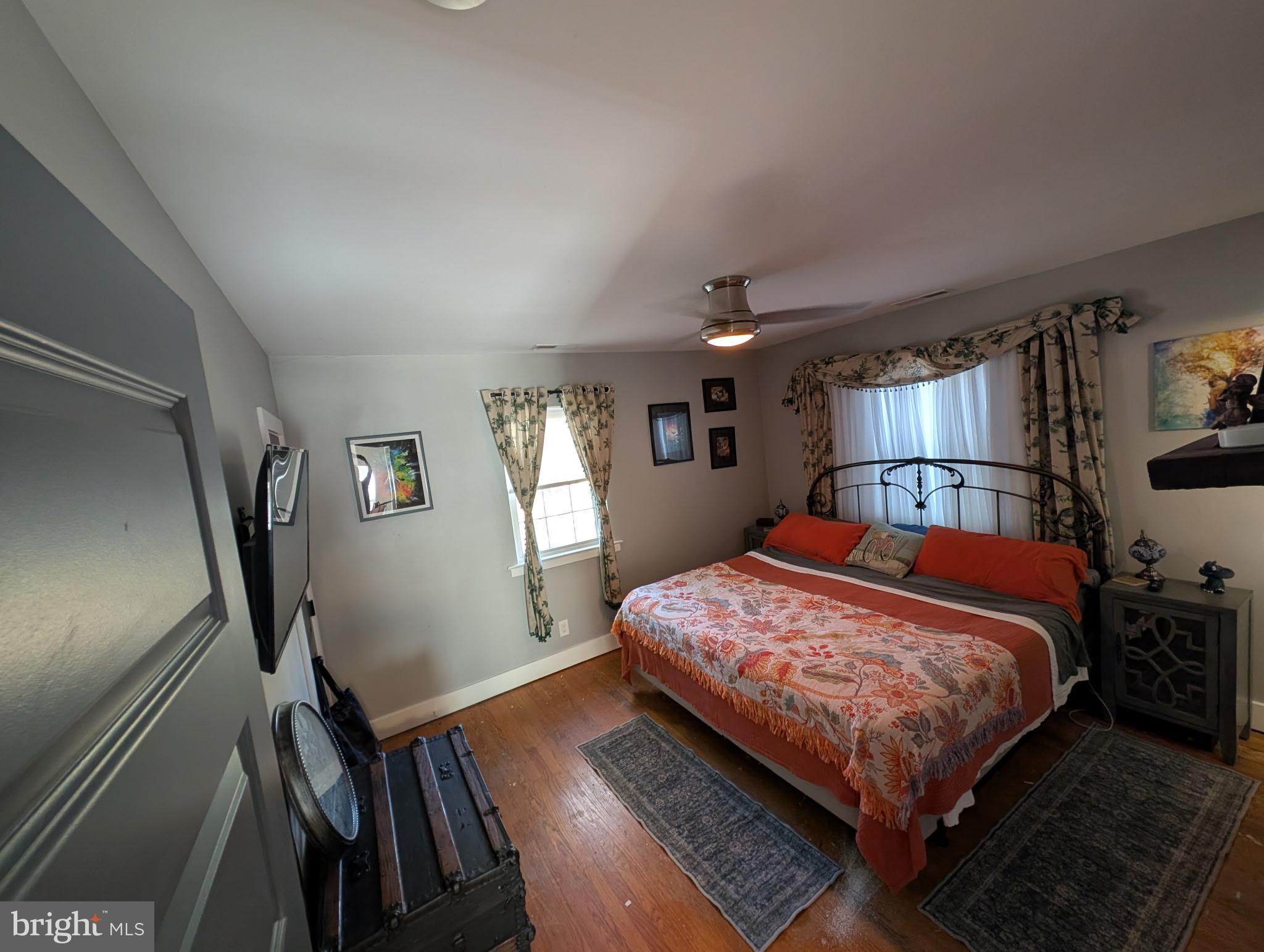 TEN HILLS - Residential