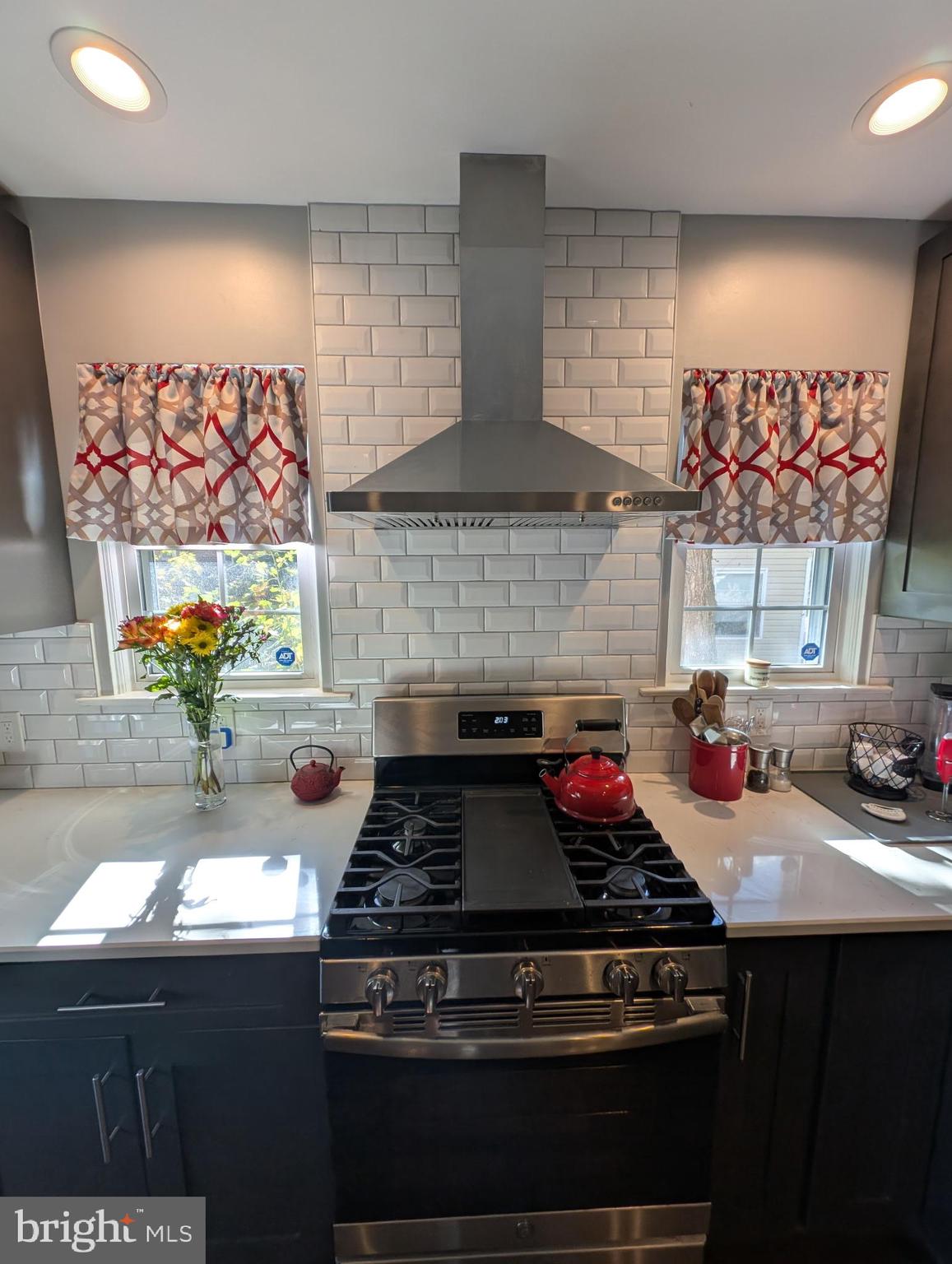 TEN HILLS - Residential