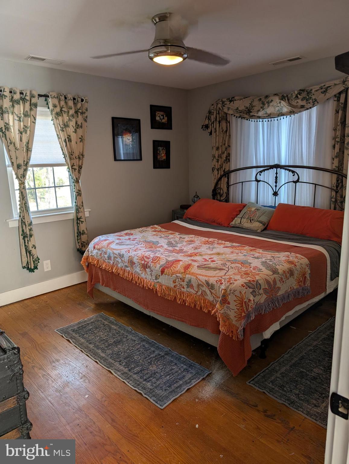 TEN HILLS - Residential