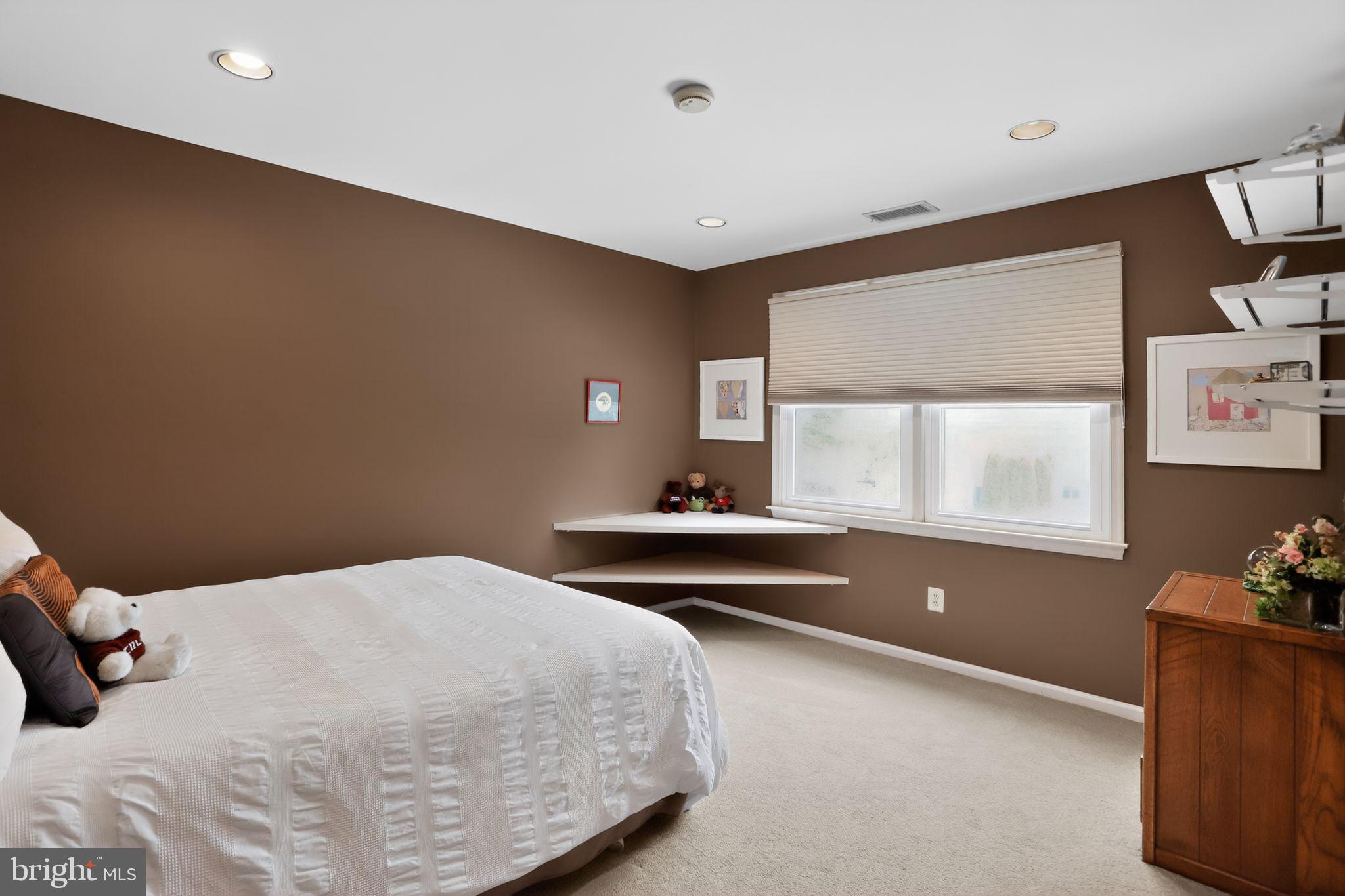 YARDLEY ESTS - Residential