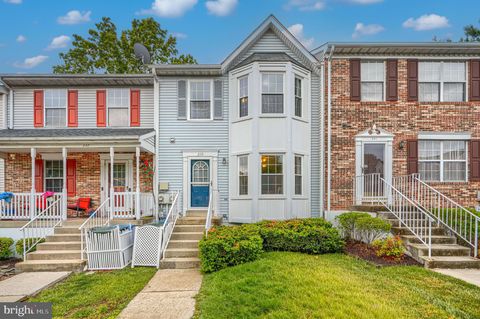 Photo of 239 Charleston Court, LA PLATA, MD 20646 (MLS # MDCH2055394)