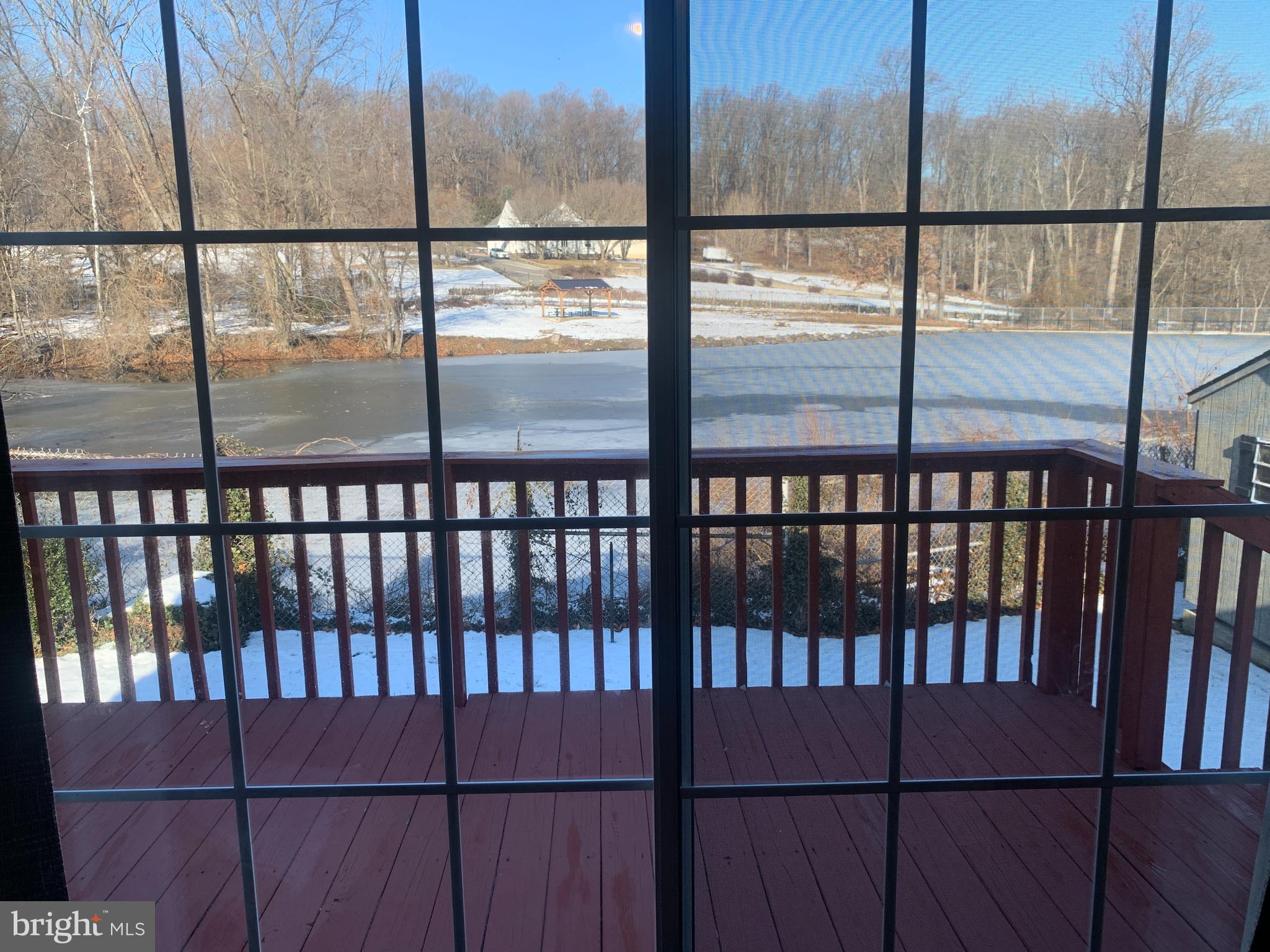 VILLAGE GREEN - Residential