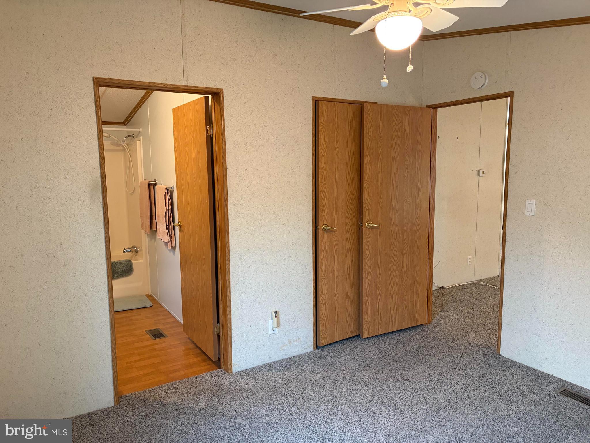 VILLAGE GREEN - Residential