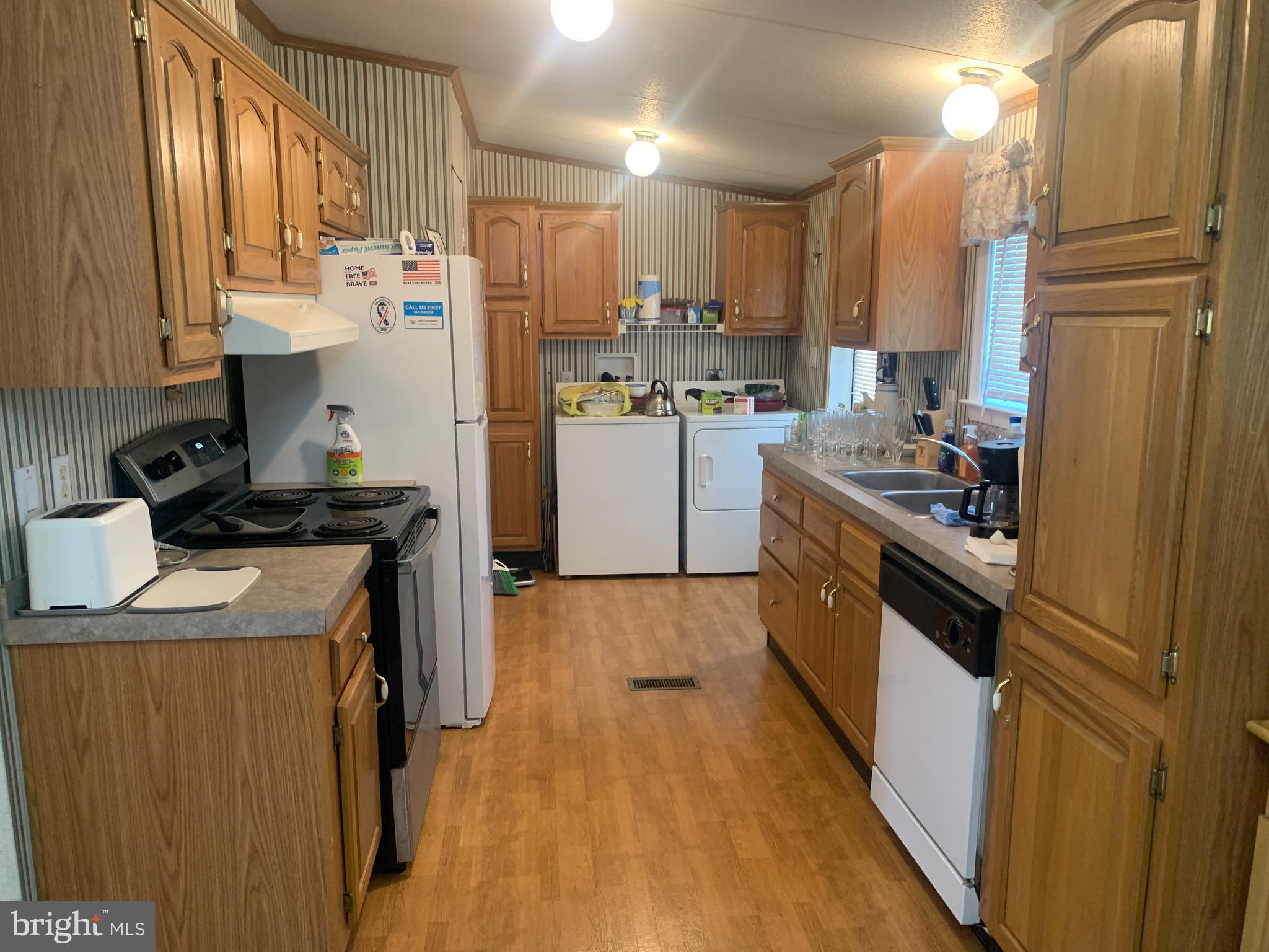 VILLAGE GREEN - Residential