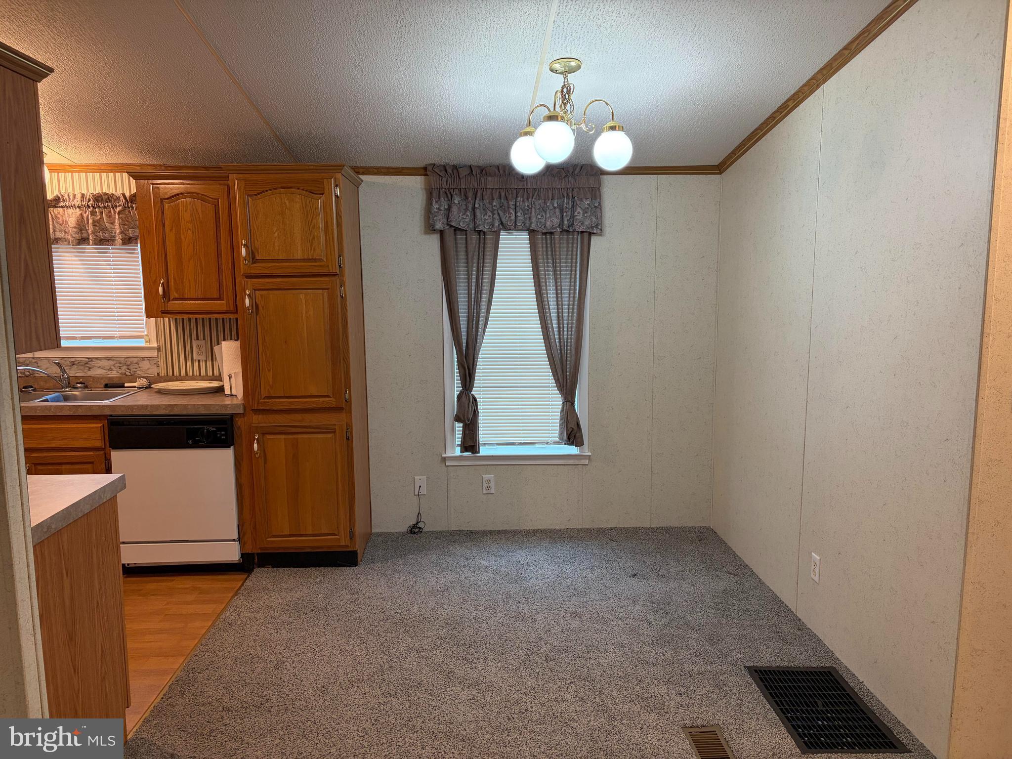 VILLAGE GREEN - Residential