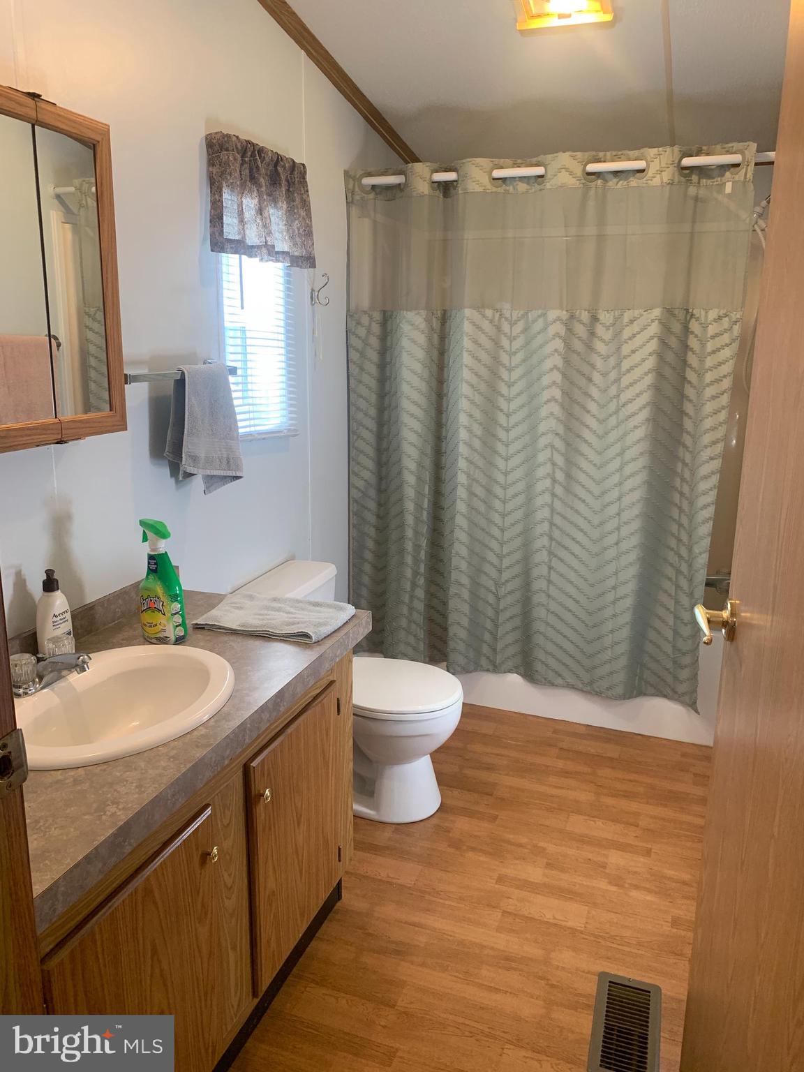 VILLAGE GREEN - Residential