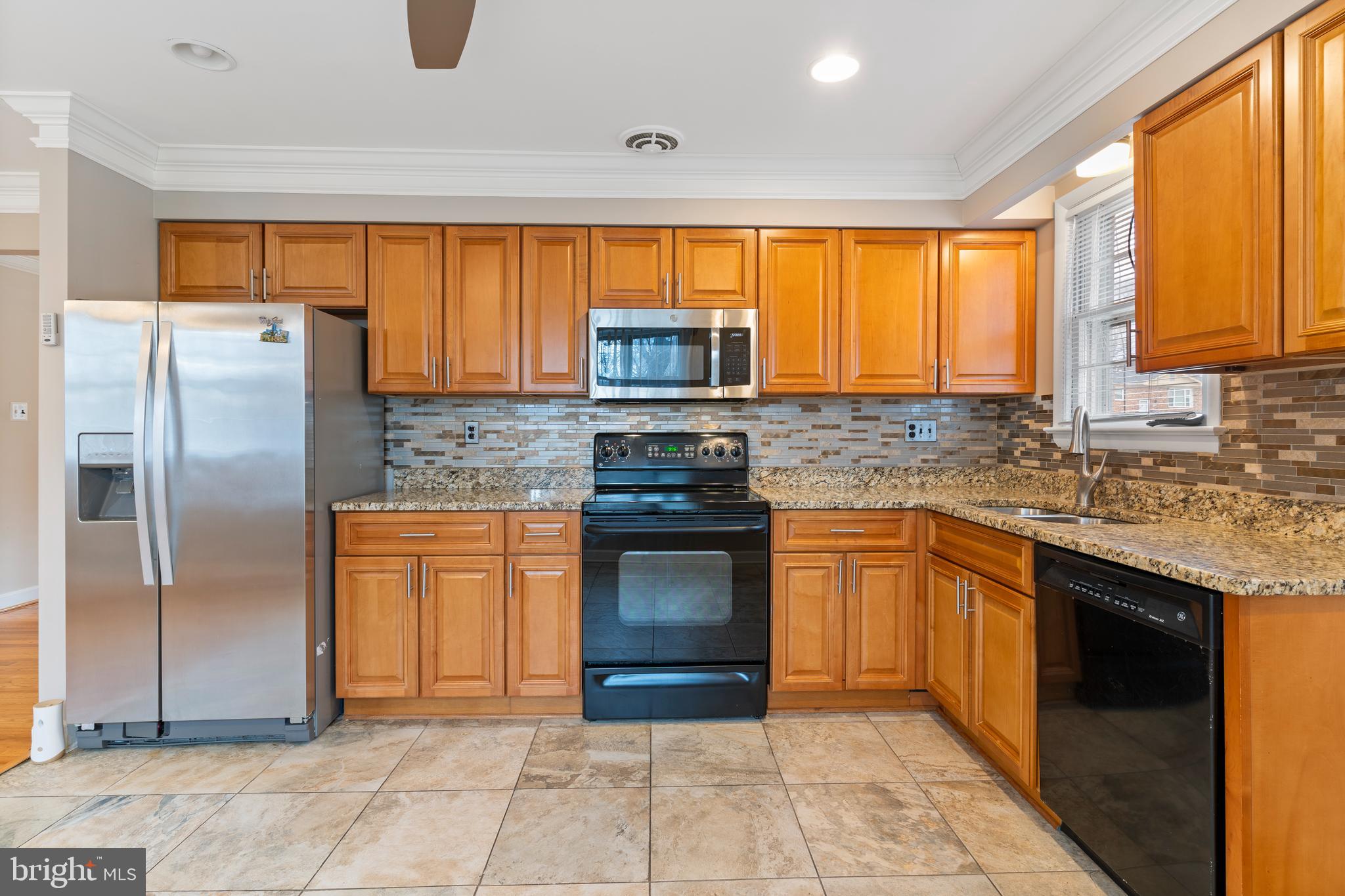 CRESTVIEW MANOR - Residential