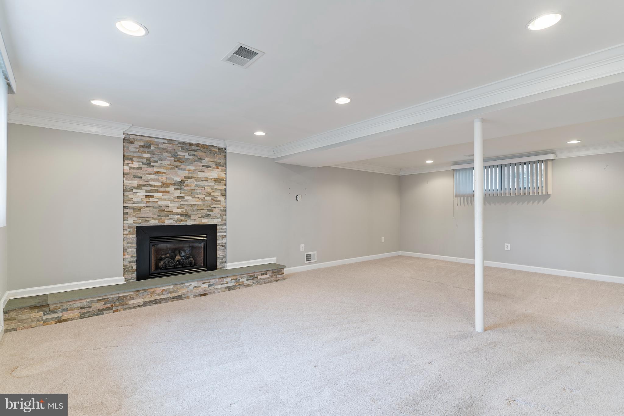 CRESTVIEW MANOR - Residential