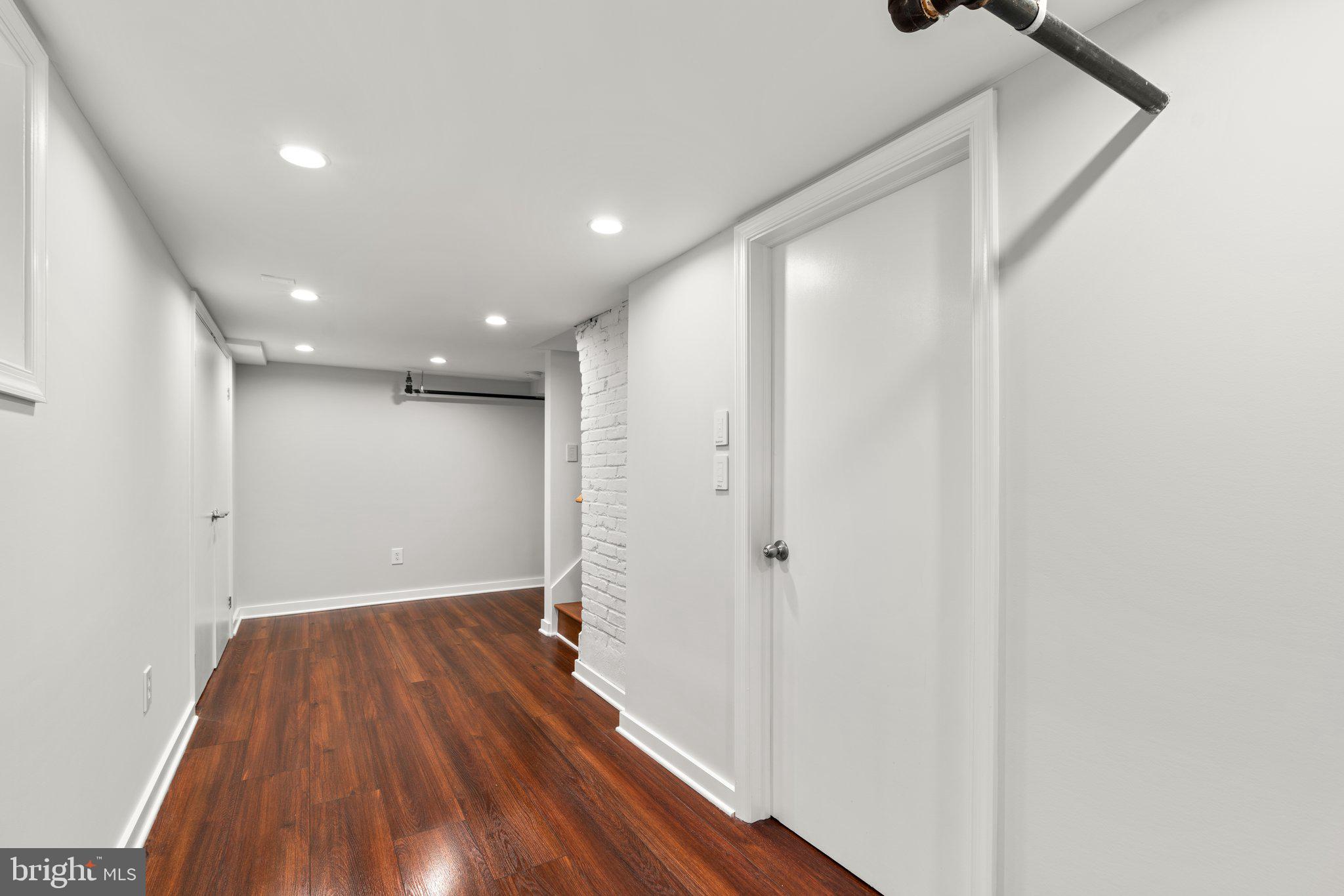 MURRAY HILL - Residential