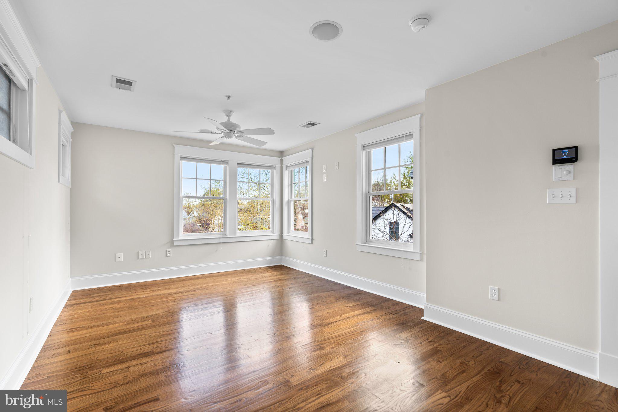 MURRAY HILL - Residential