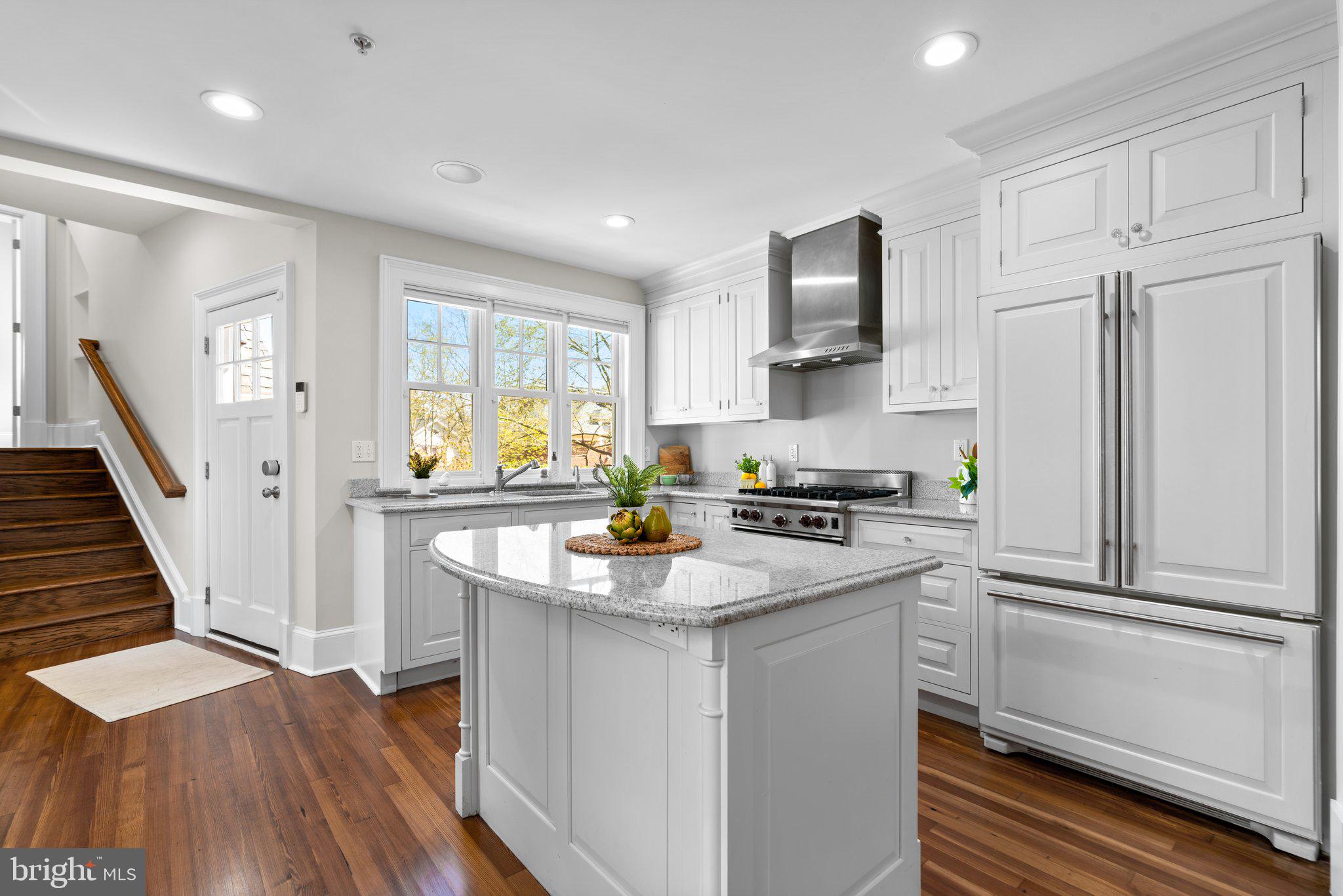 MURRAY HILL - Residential