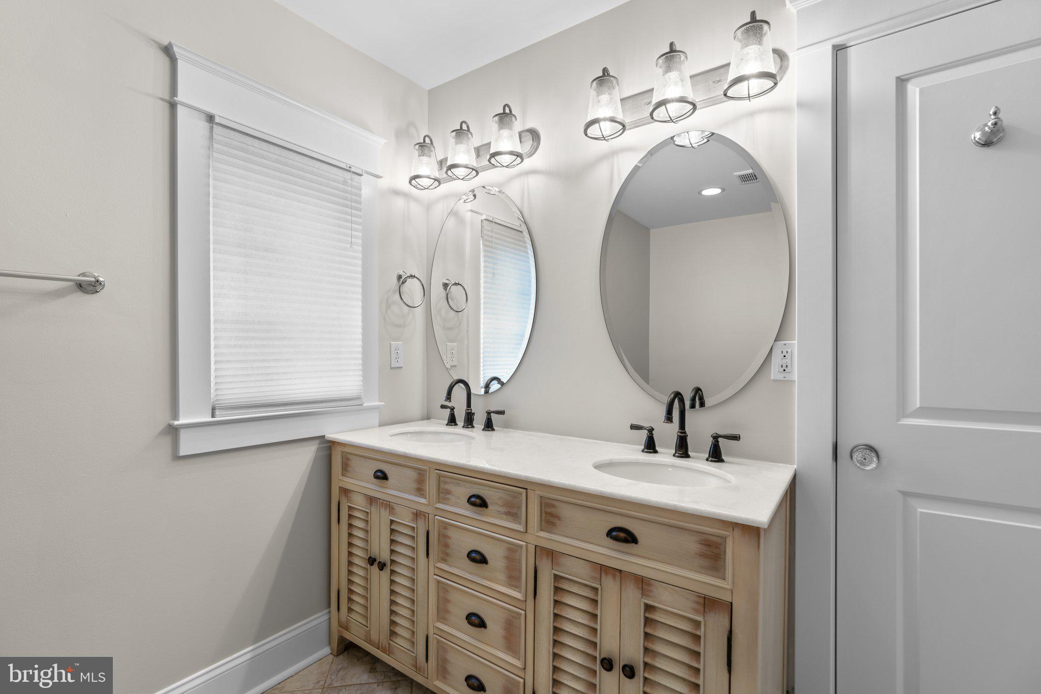 MURRAY HILL - Residential