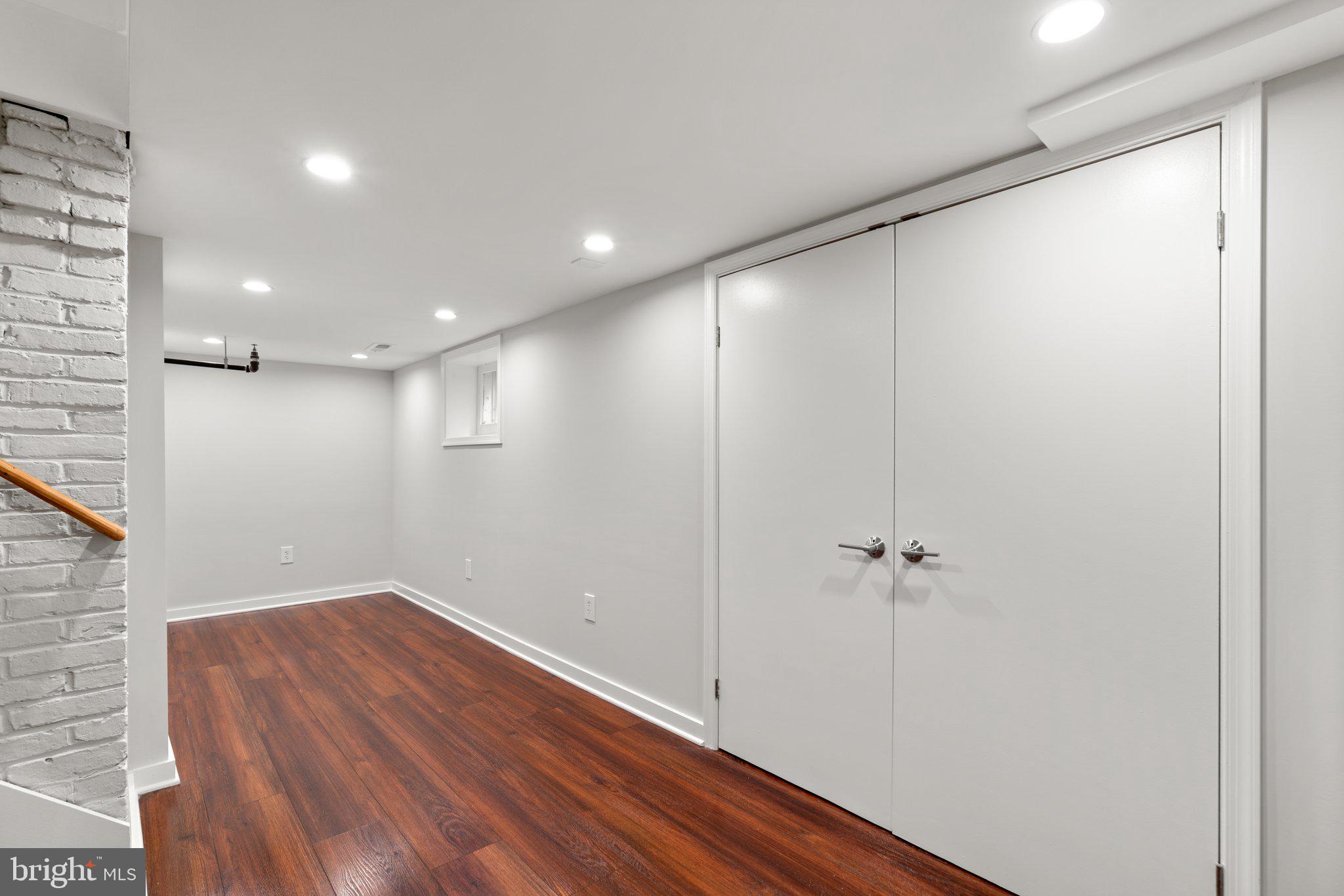 MURRAY HILL - Residential