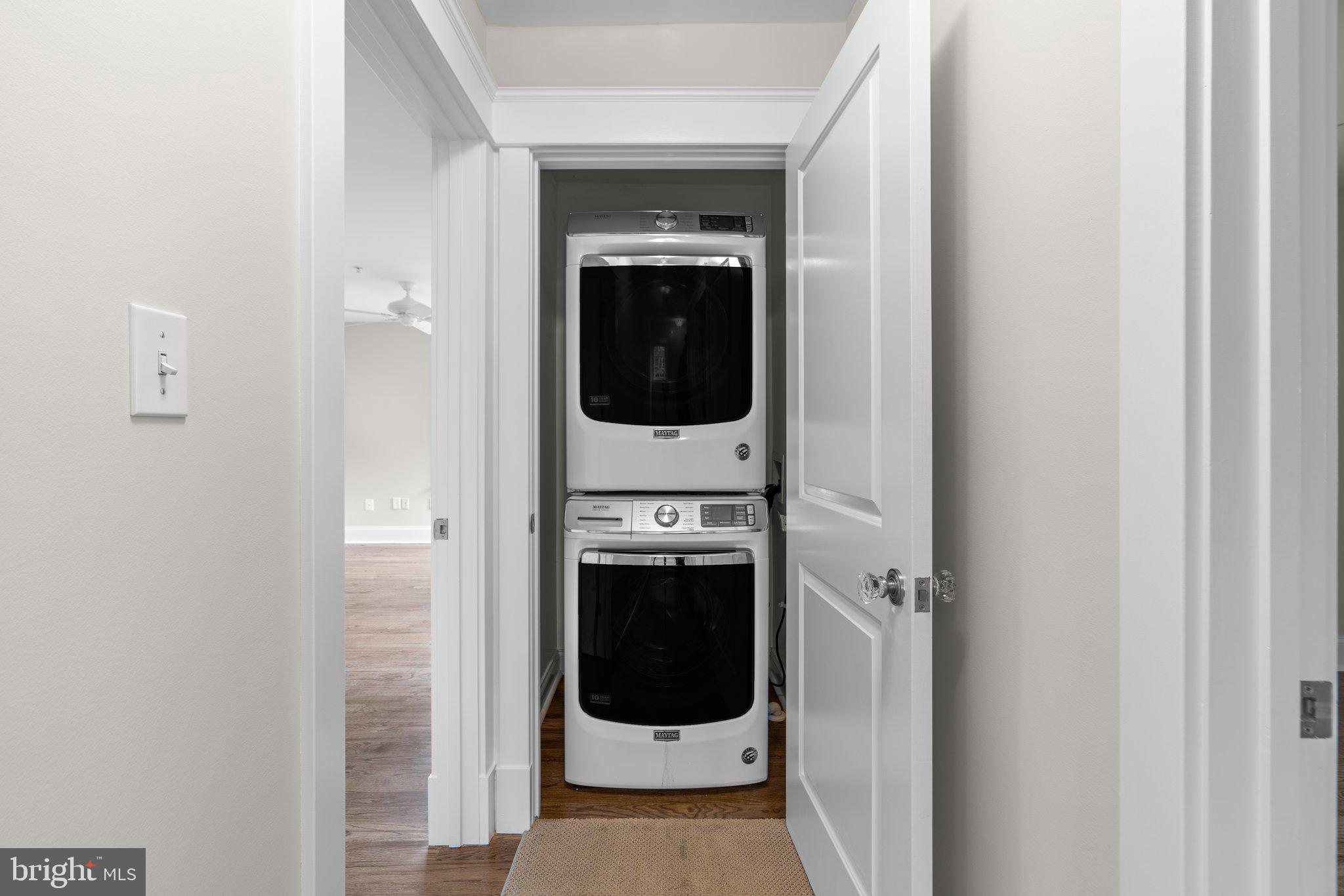 MURRAY HILL - Residential