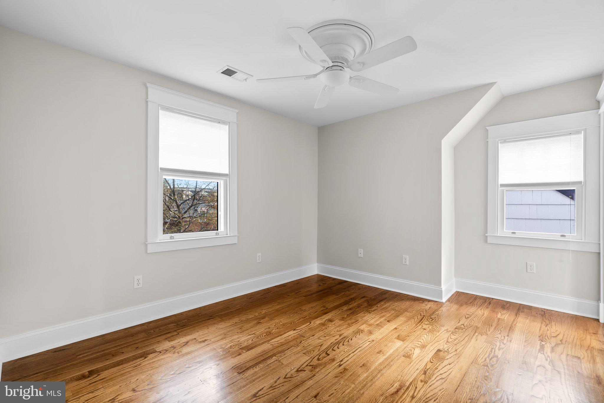 MURRAY HILL - Residential