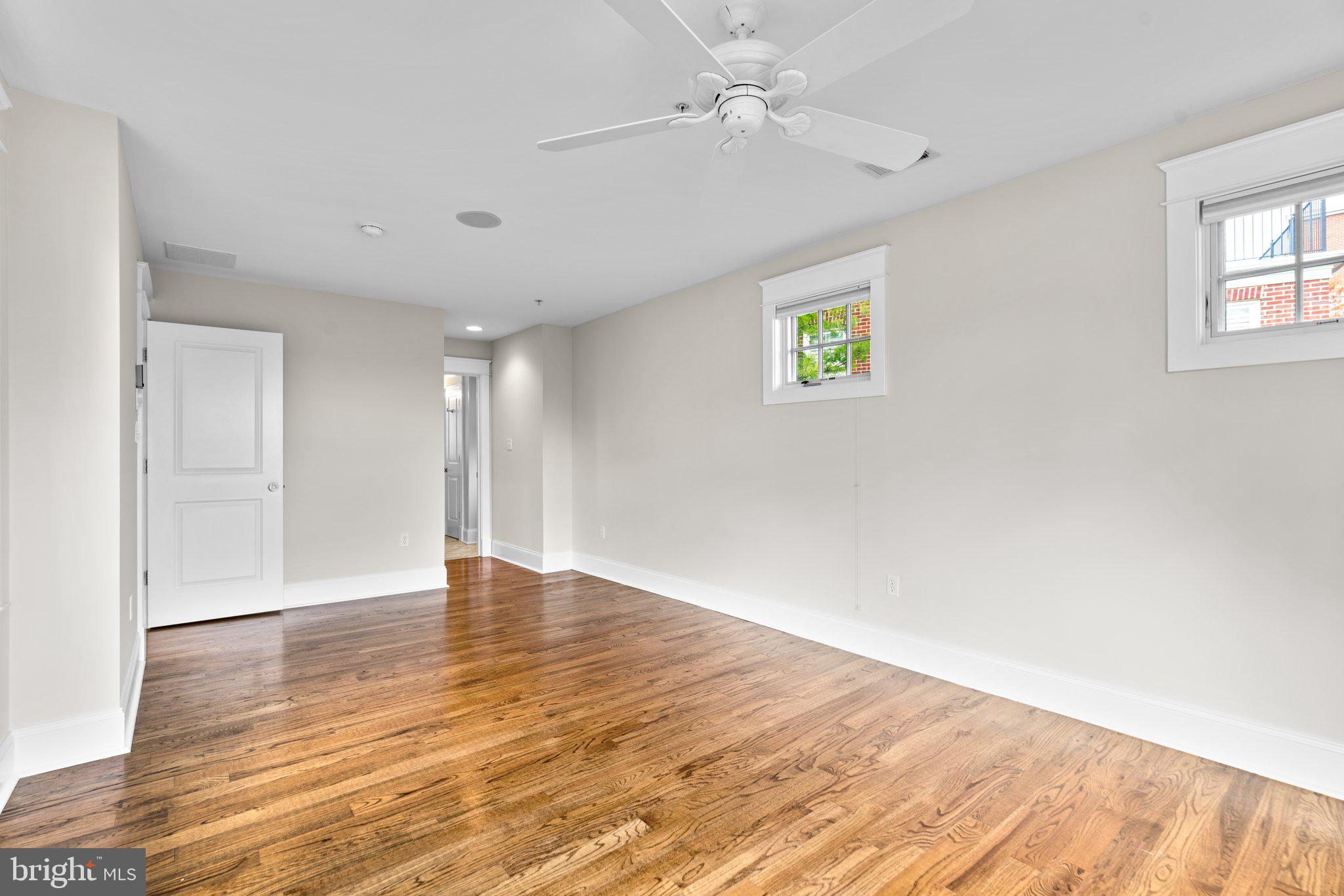 MURRAY HILL - Residential