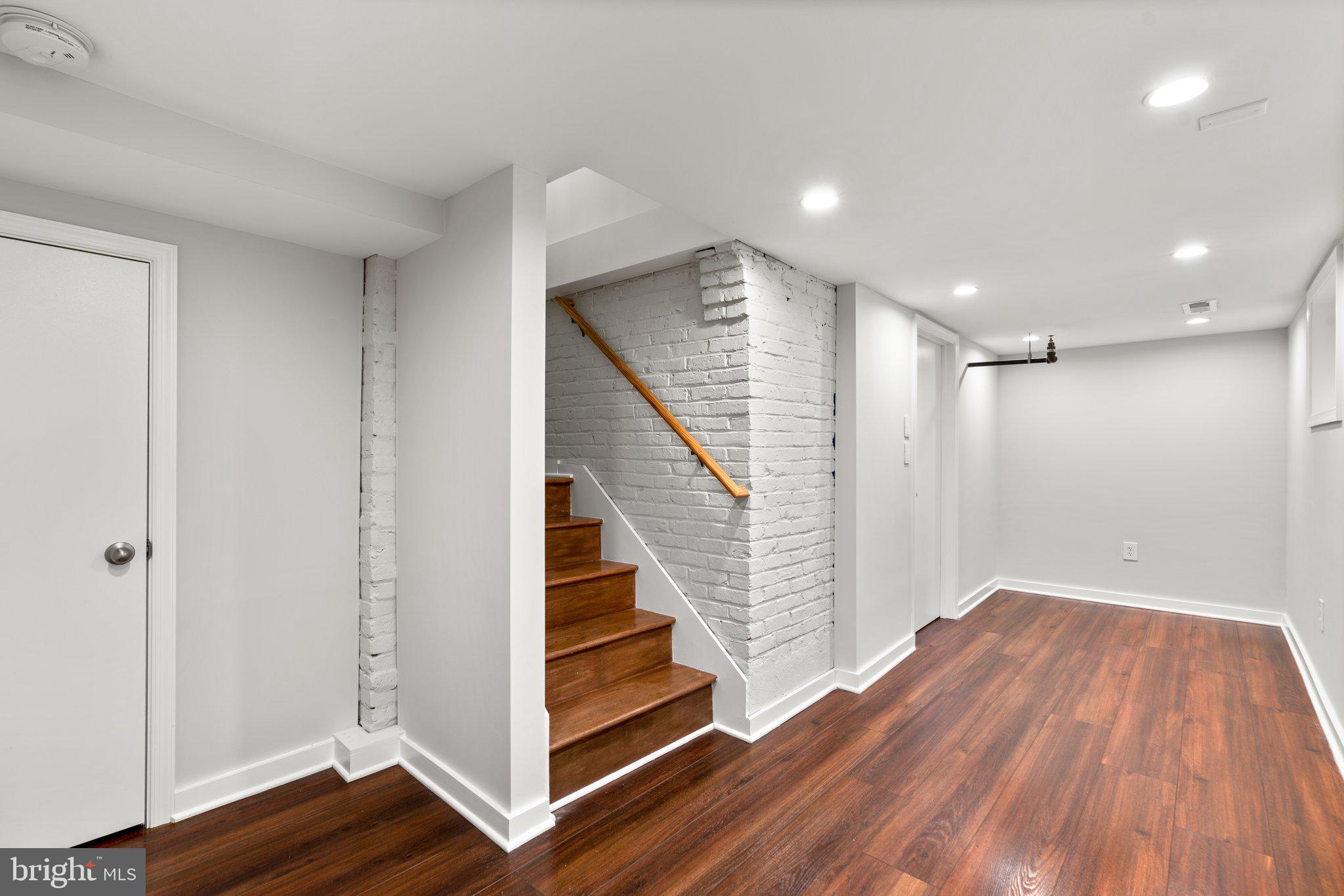 MURRAY HILL - Residential