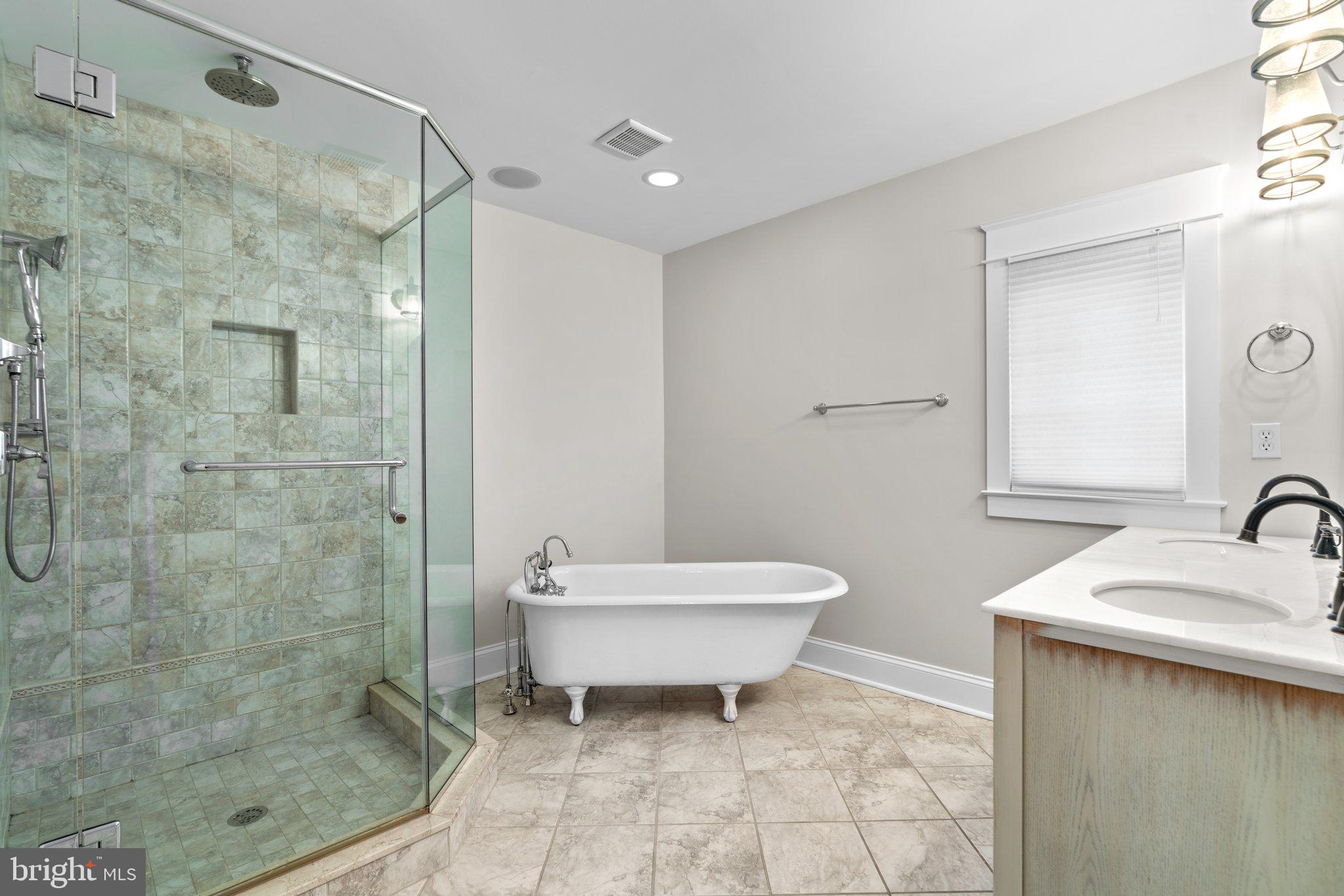 MURRAY HILL - Residential