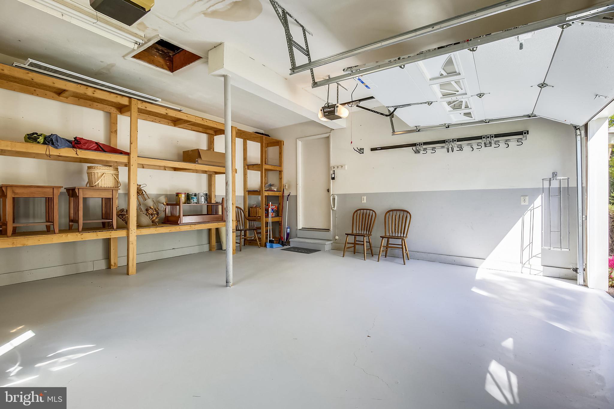 FLOWER HILL - Residential