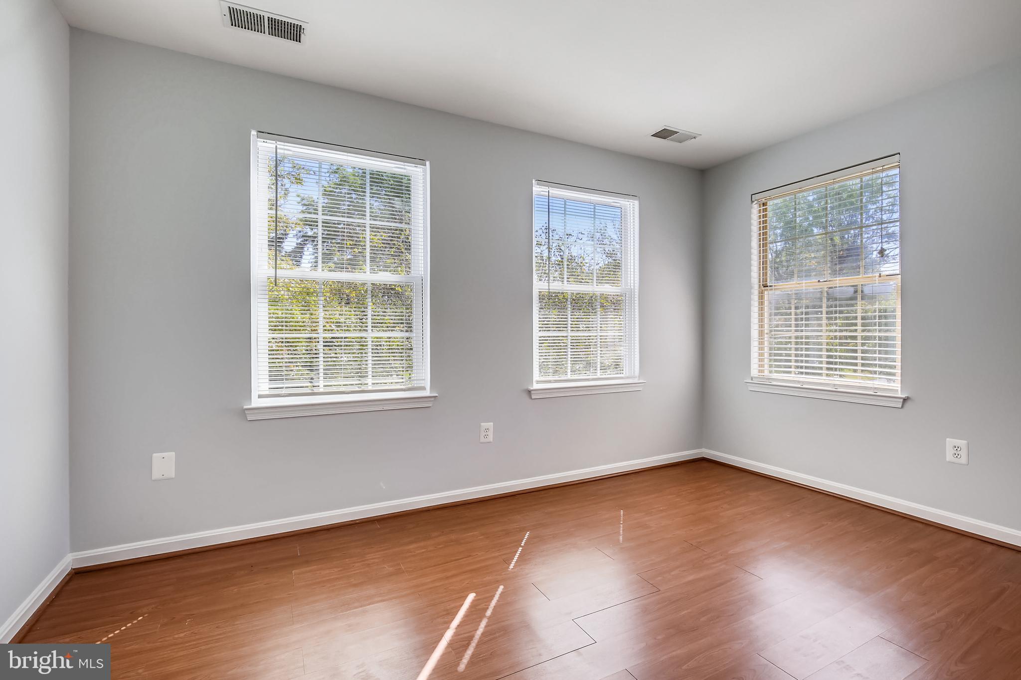 FLOWER HILL - Residential