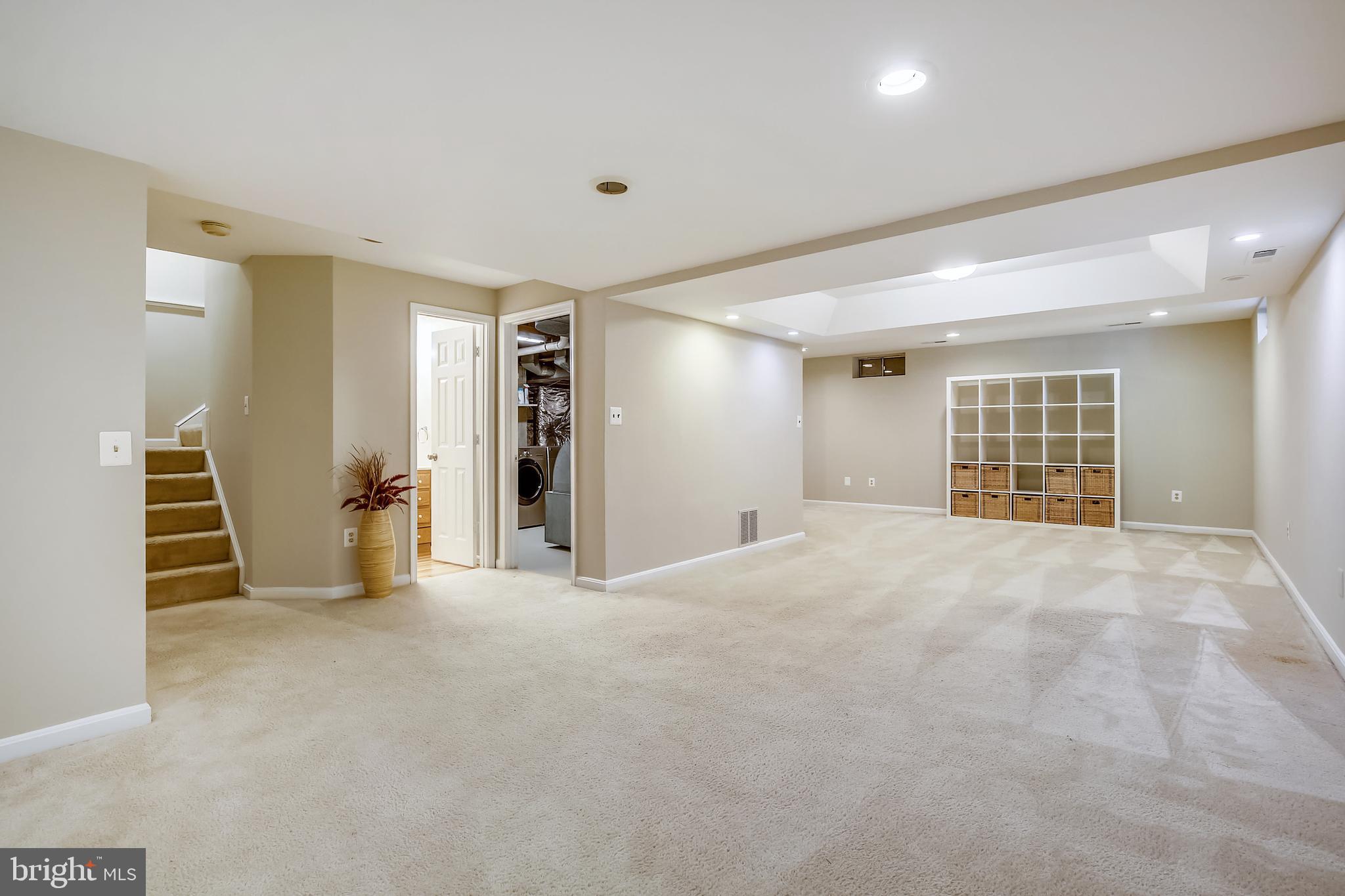 FLOWER HILL - Residential