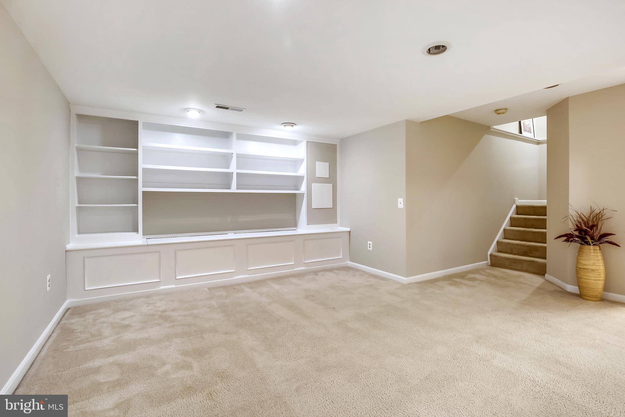 FLOWER HILL - Residential