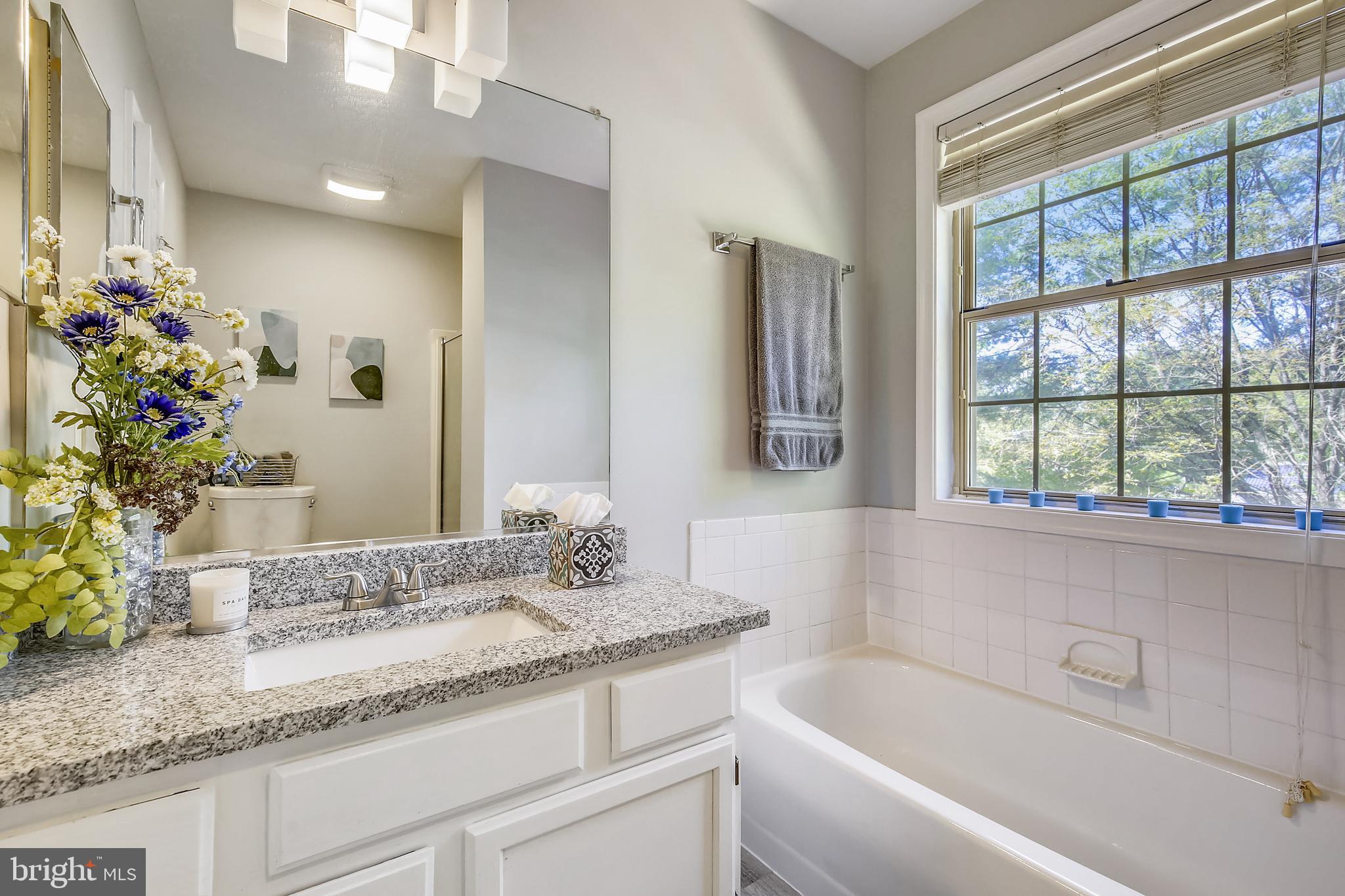 FLOWER HILL - Residential