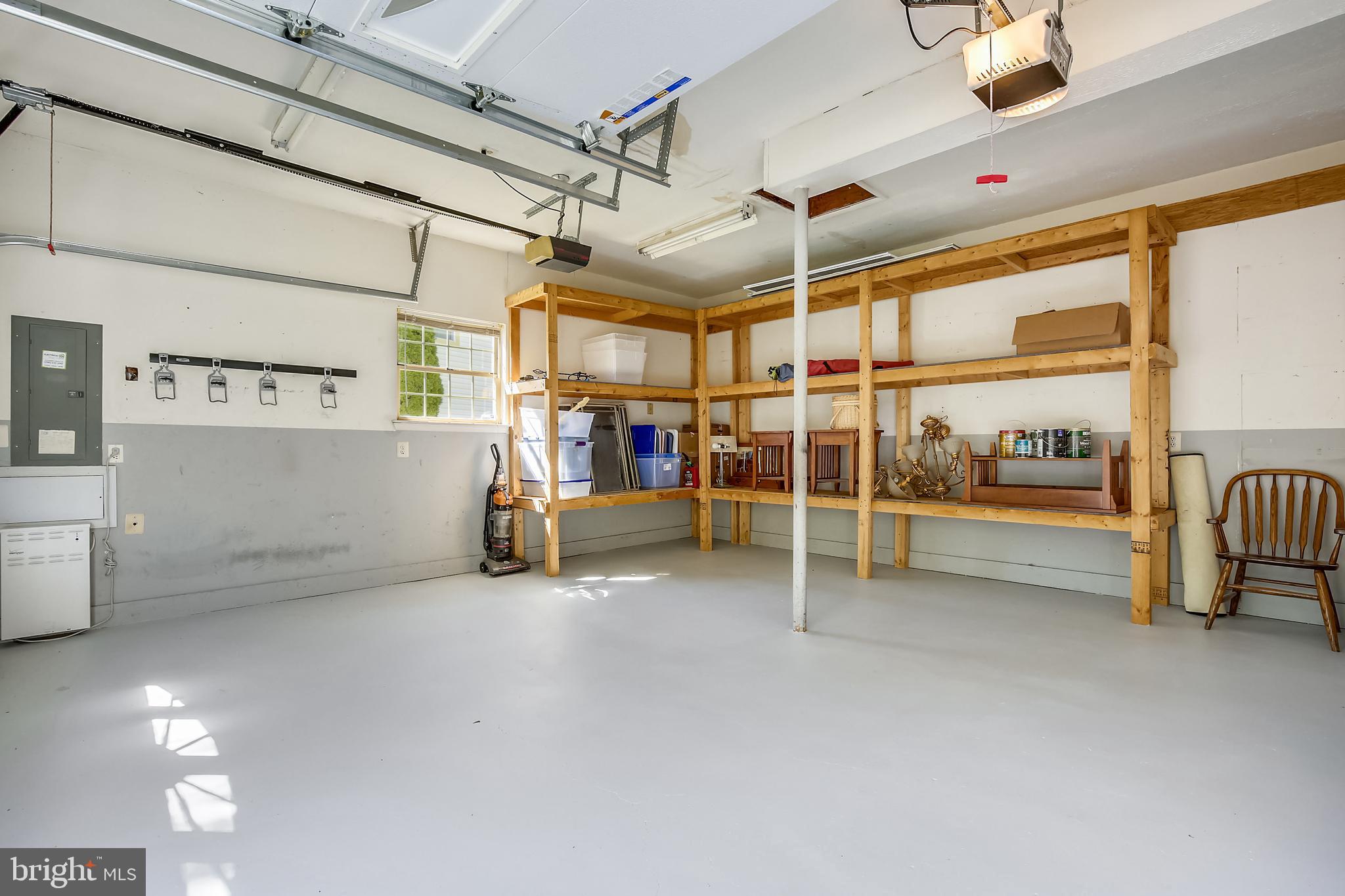 FLOWER HILL - Residential