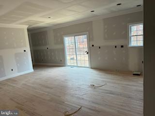 HIGHVIEW MANOR - Residential