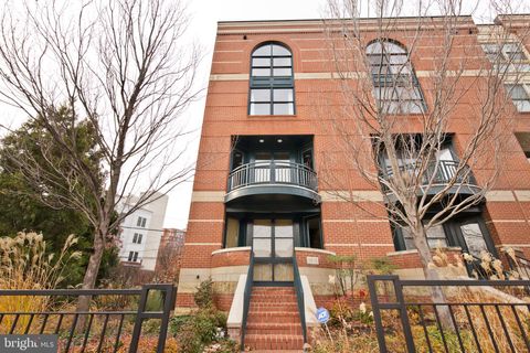 1612 N RHODES STREET ARLINGTON VA 22209