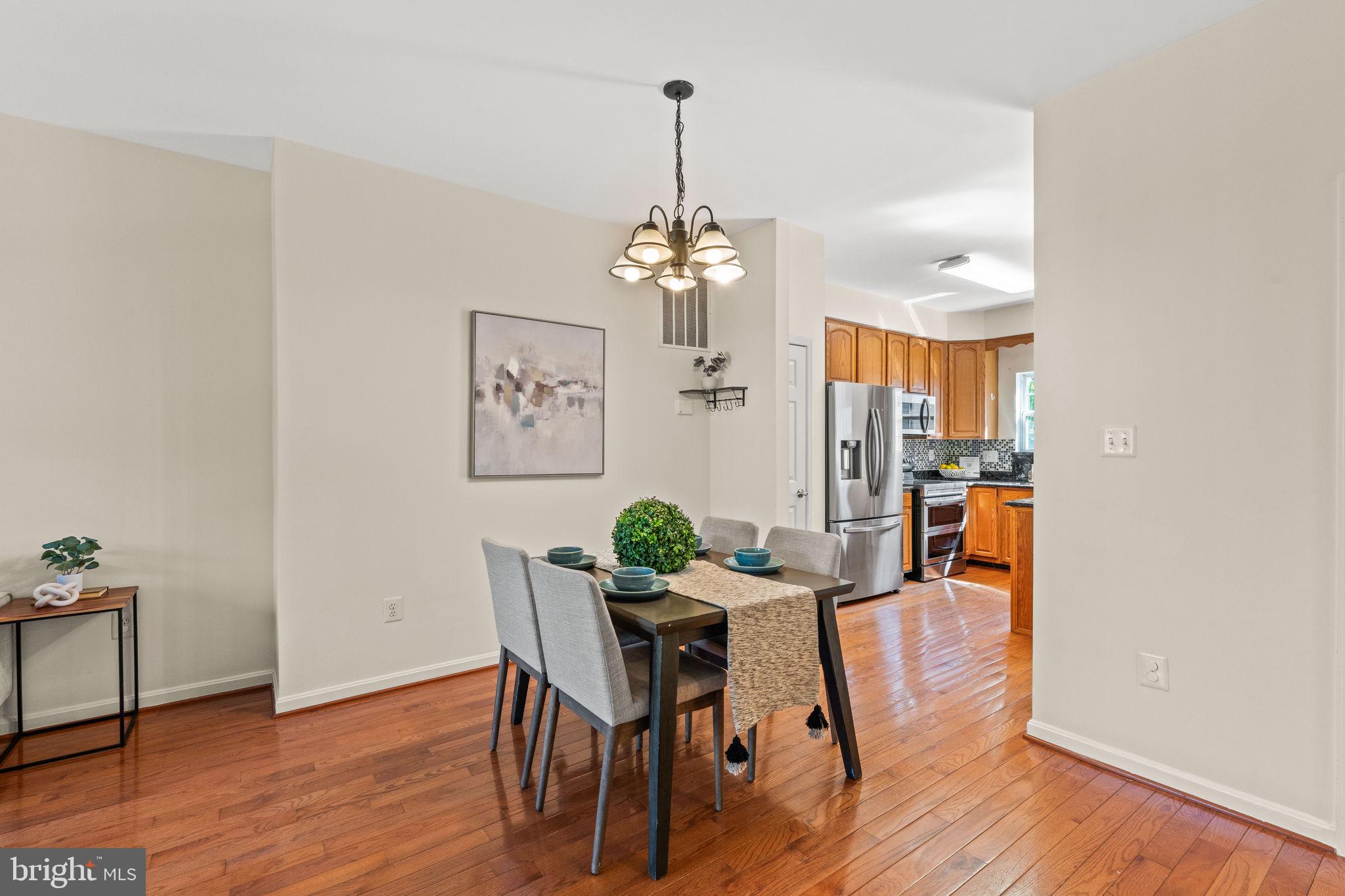 GUNSTON CORNER - Residential