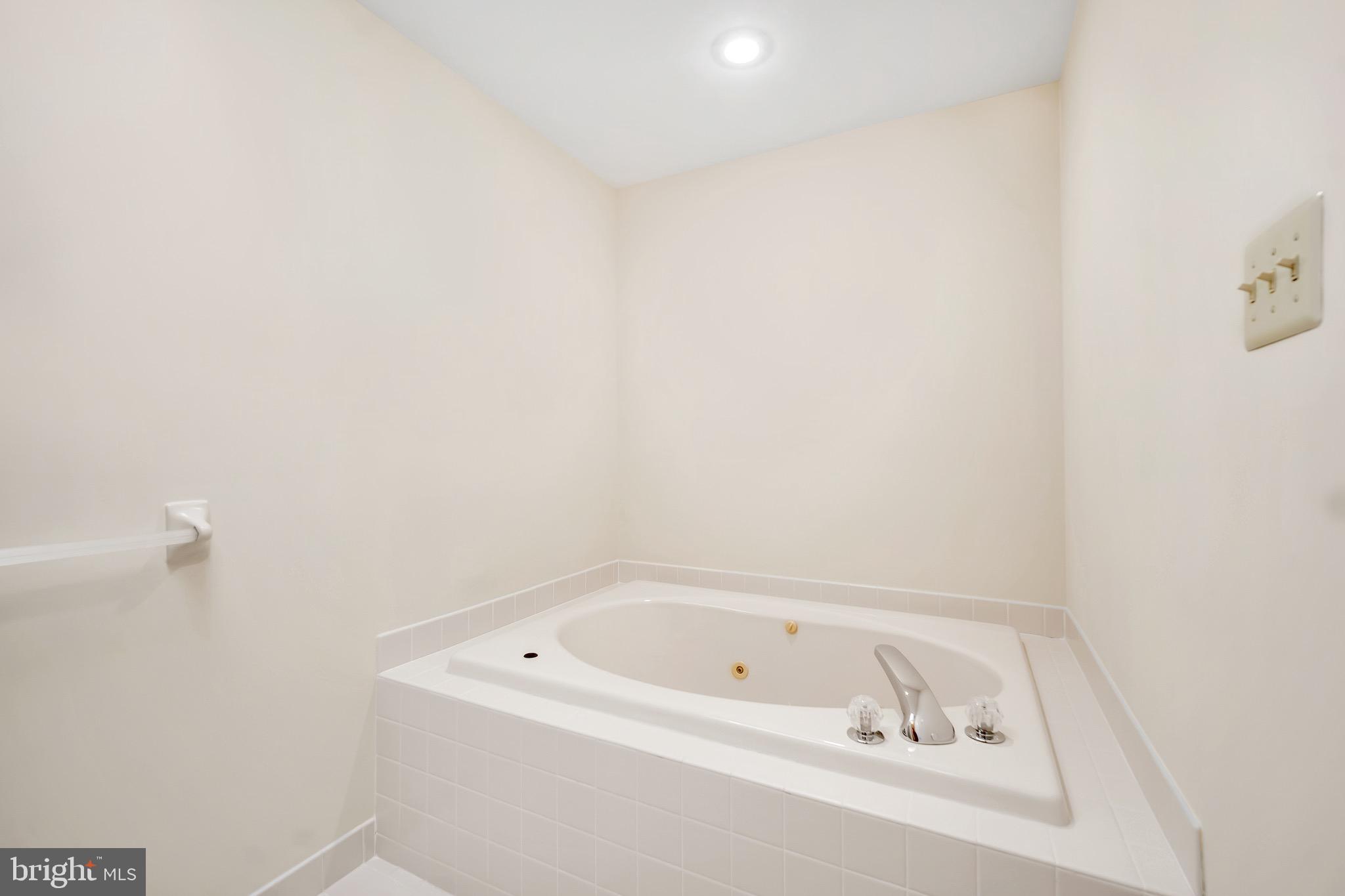 BROOKSTONE - Residential