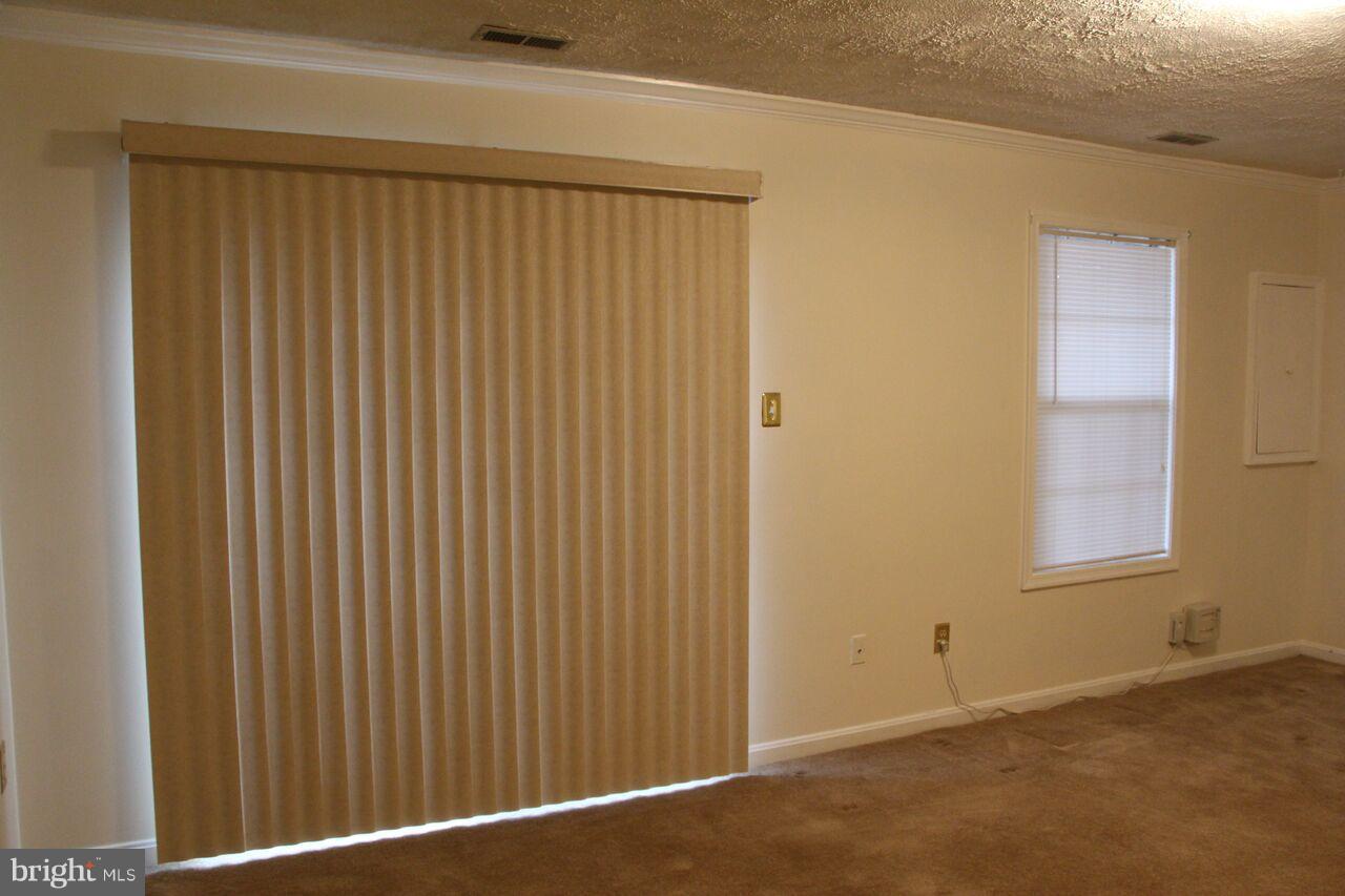 SUNNINGDALE MEADOWS - Residential Lease