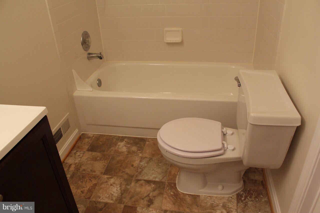 SUNNINGDALE MEADOWS - Residential Lease