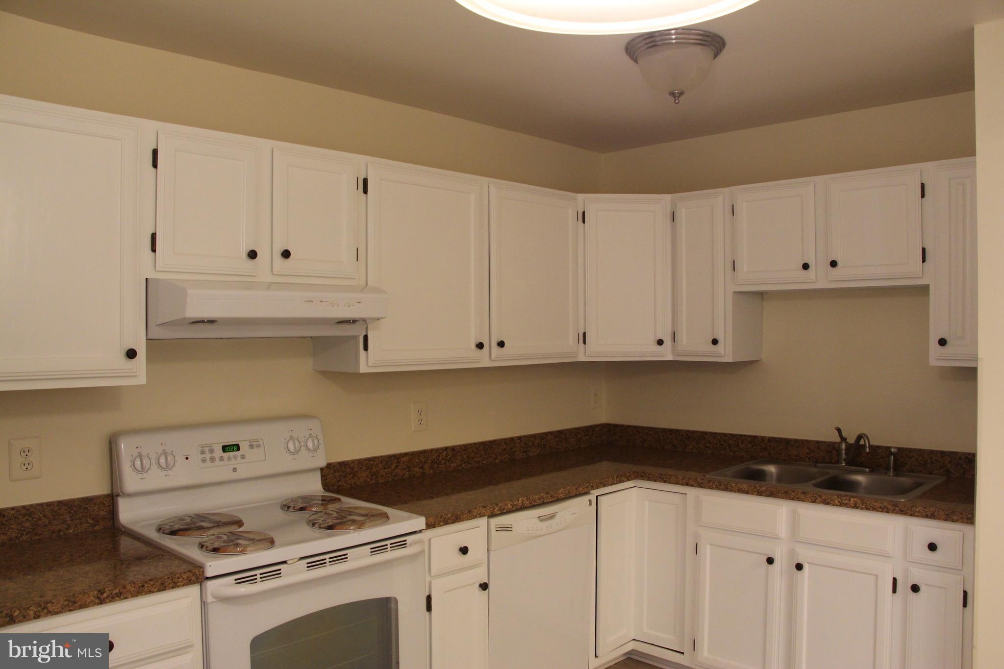 SUNNINGDALE MEADOWS - Residential Lease