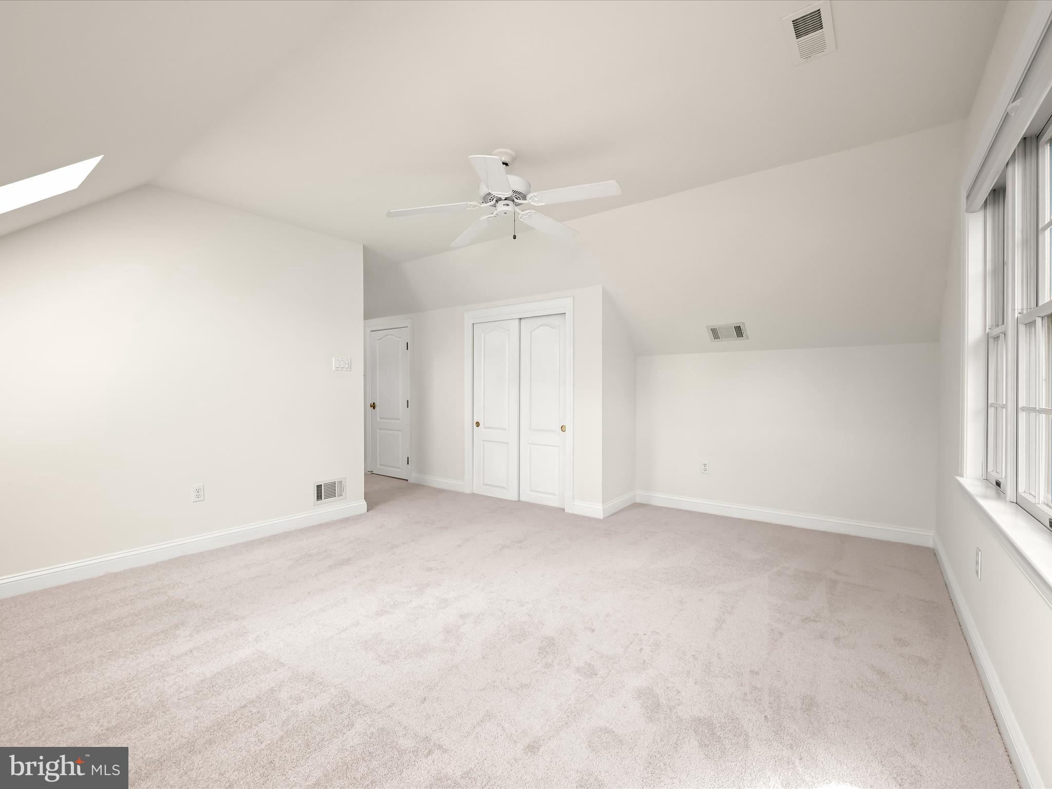 RIVER HILL - Residential