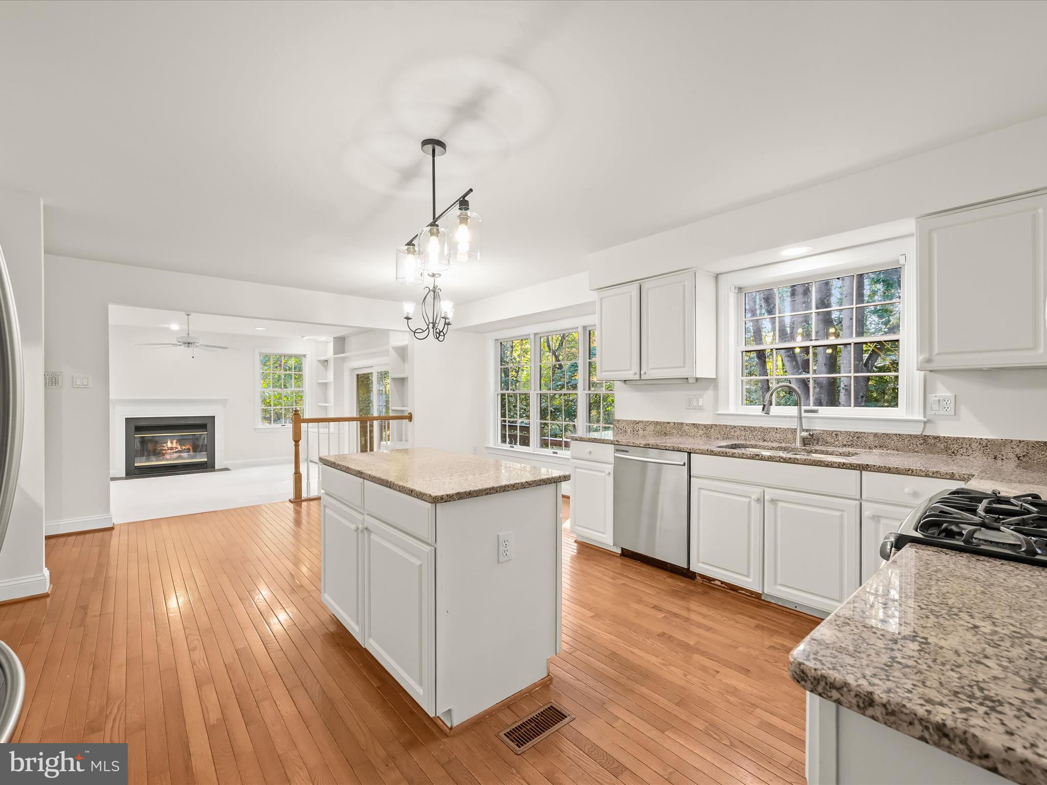 RIVER HILL - Residential