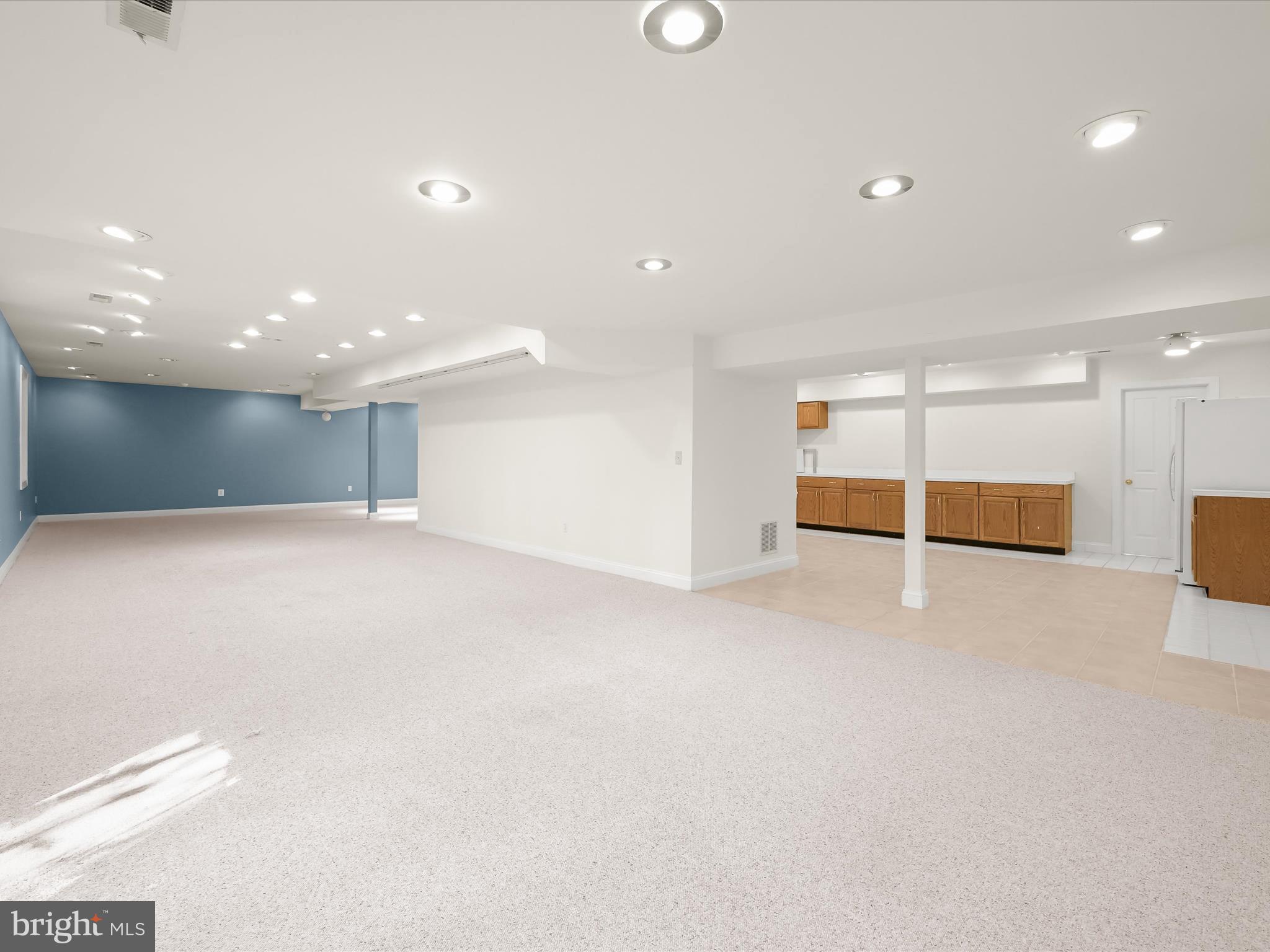 RIVER HILL - Residential