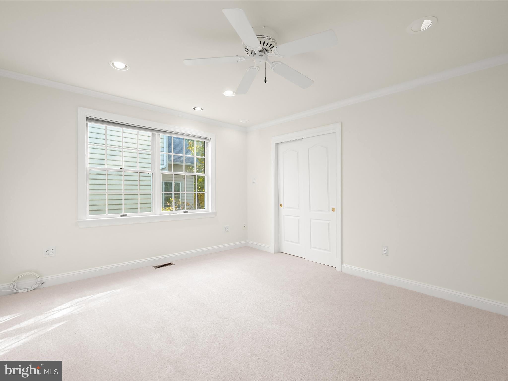 RIVER HILL - Residential