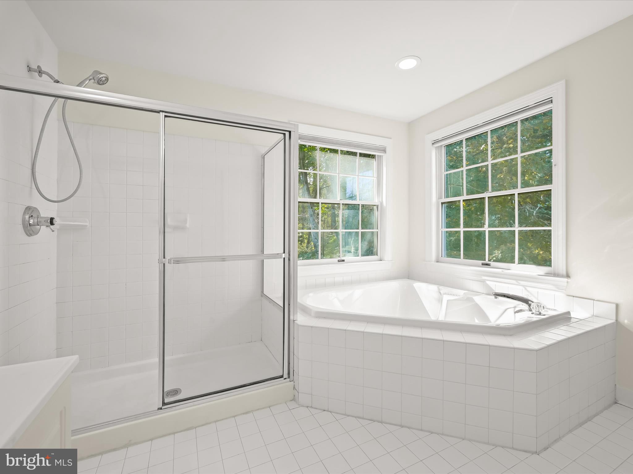 RIVER HILL - Residential