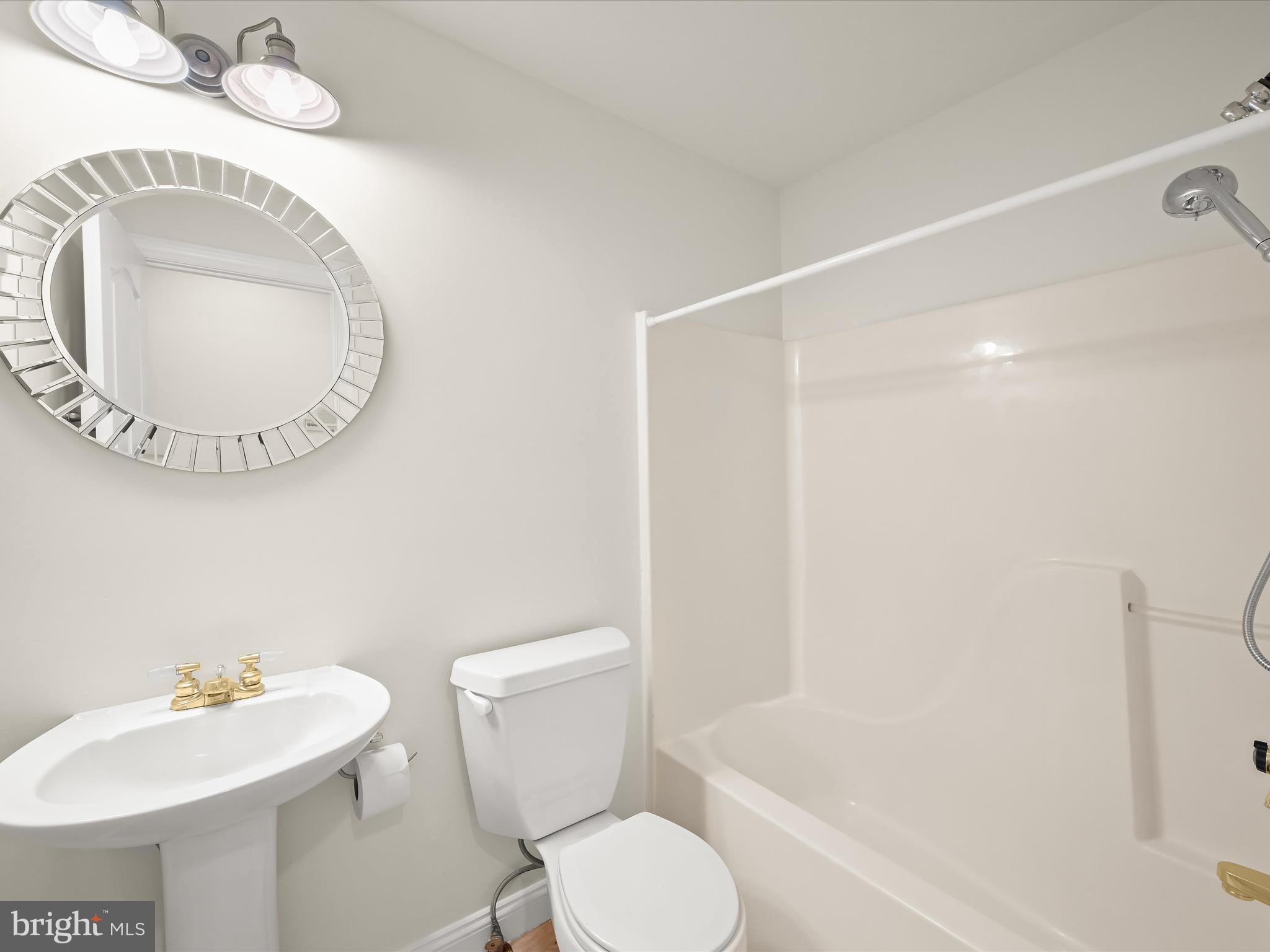 RIVER HILL - Residential