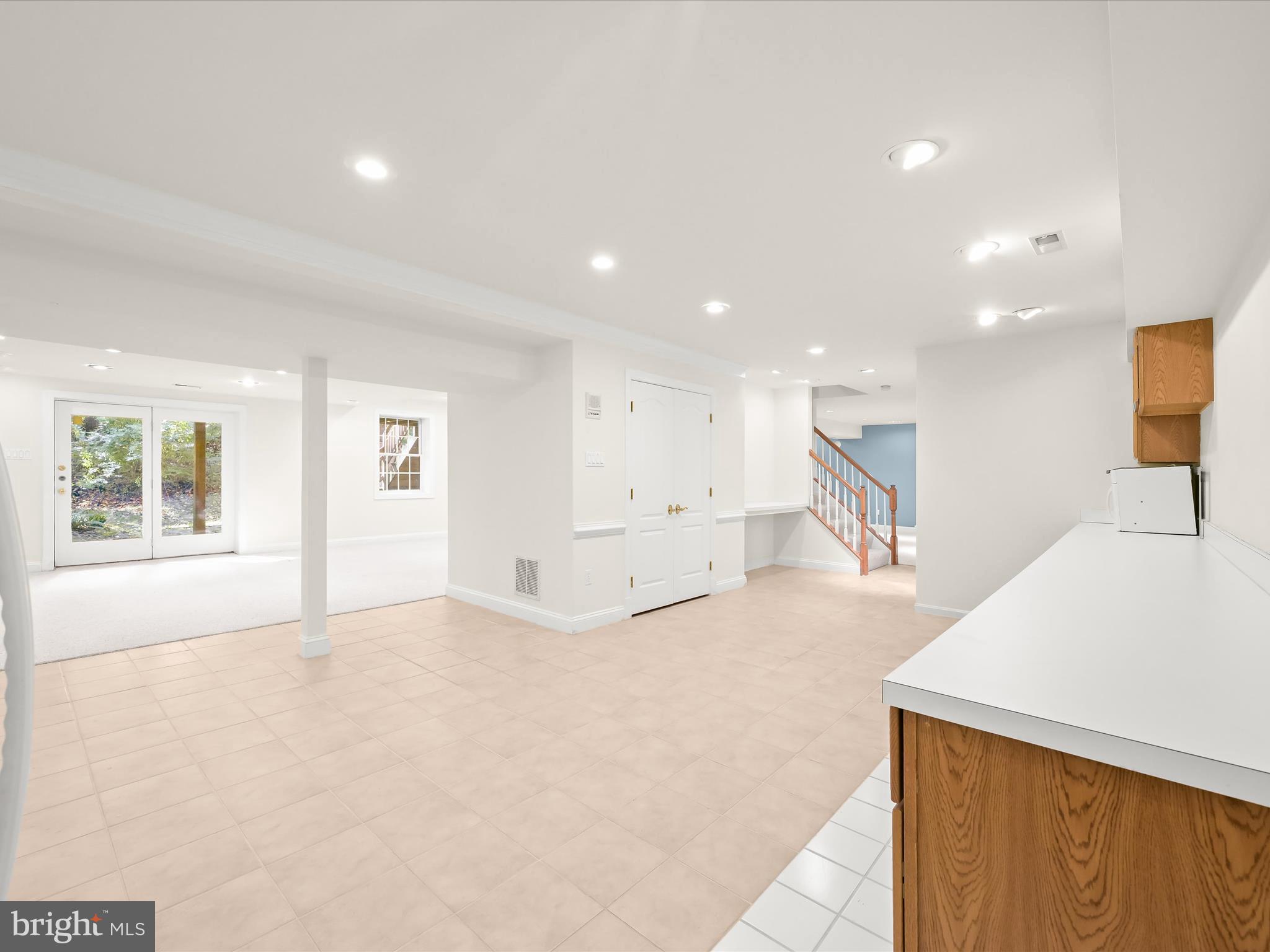 RIVER HILL - Residential