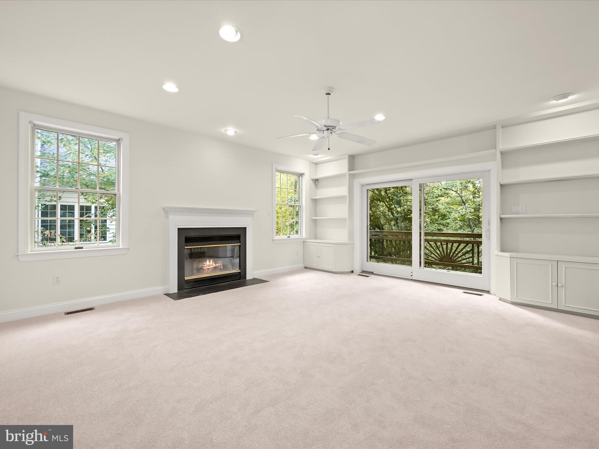 RIVER HILL - Residential